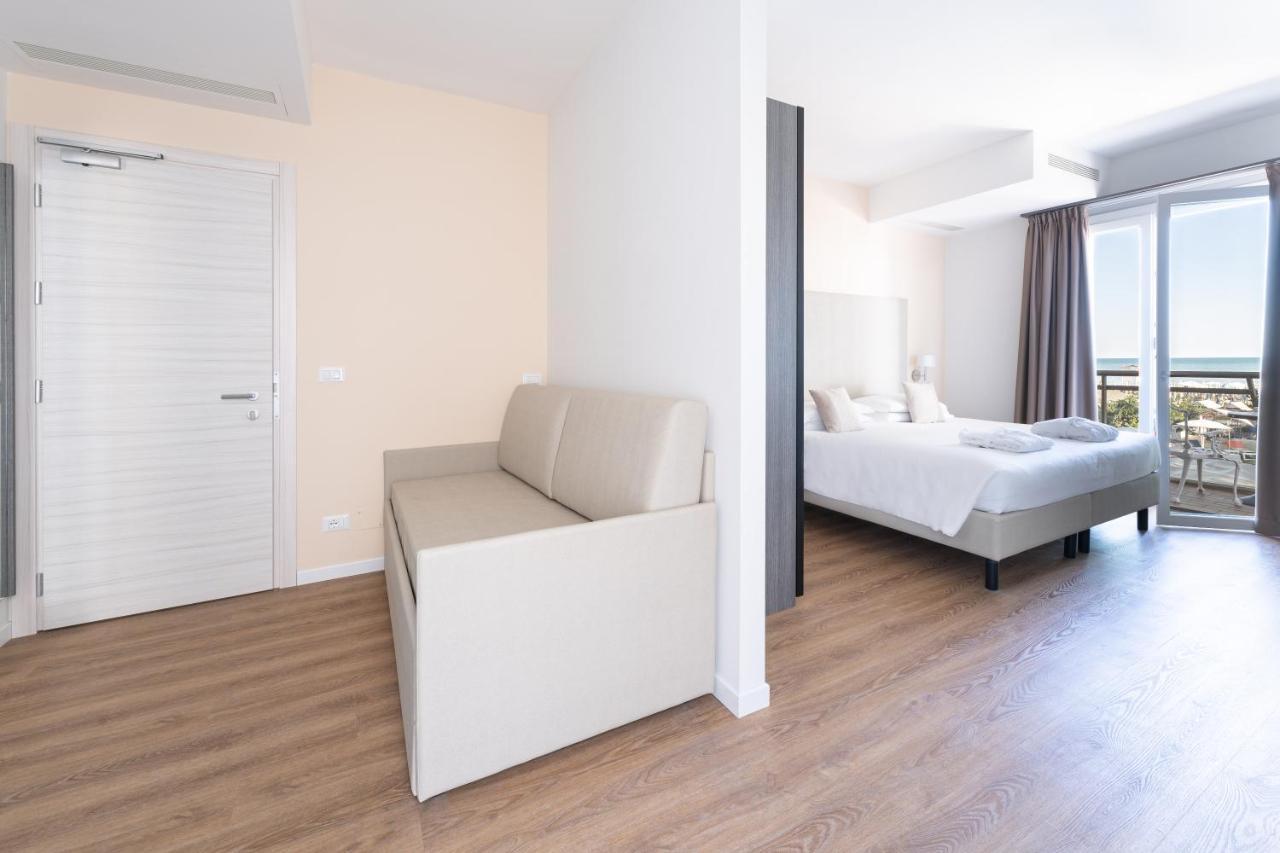 Superior Junior Suite with Balcony and Sea View