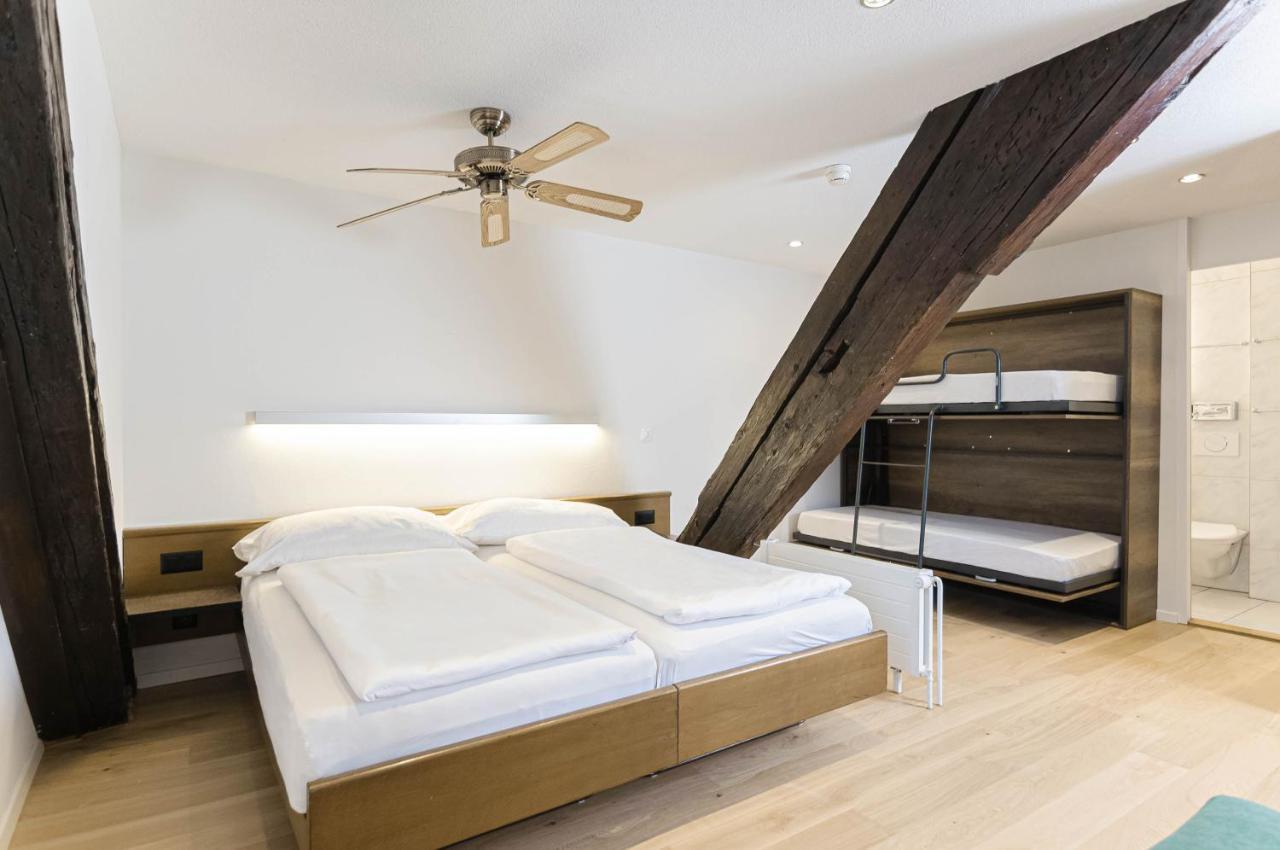 Quintuple Room