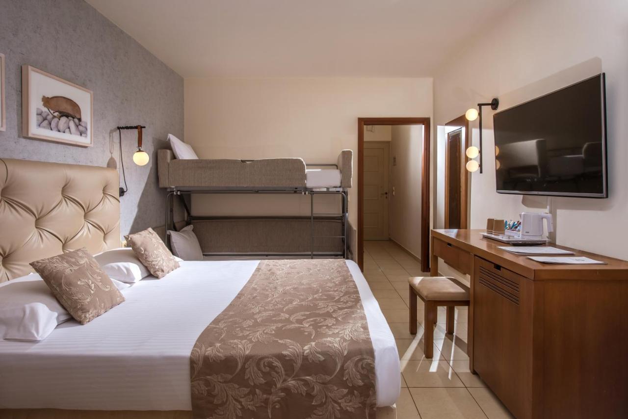 Quadruple Room with Sea View