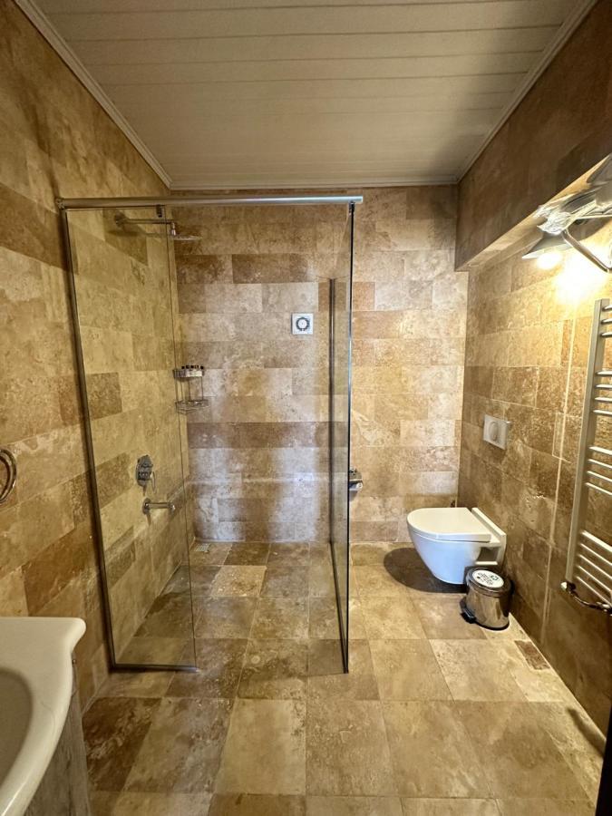 111 KING SUITE