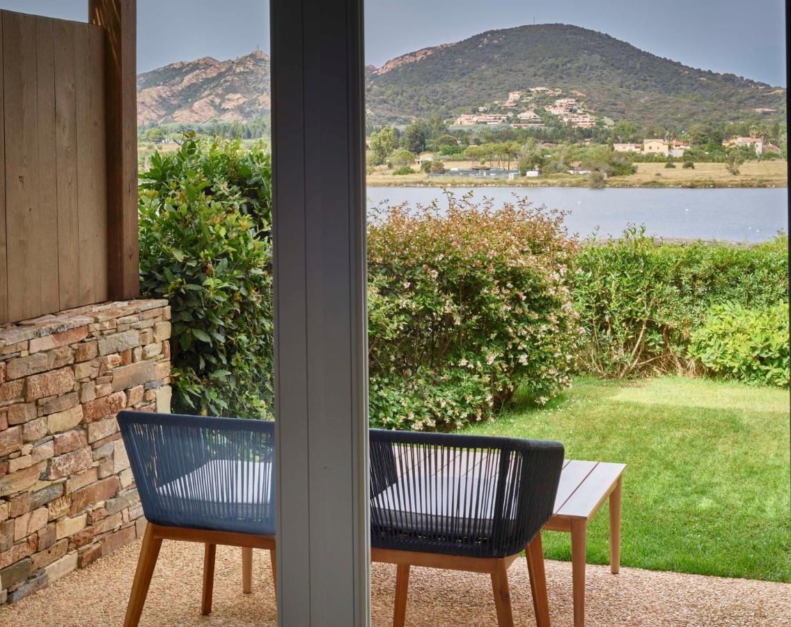 Deluxe King Room with Lagoon View