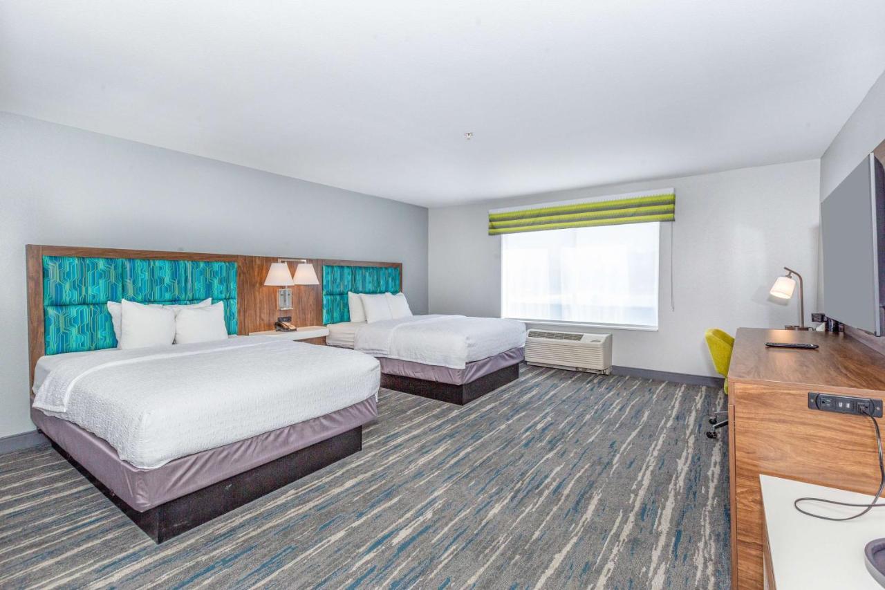 Room with Two Queen Beds - Non-Smoking