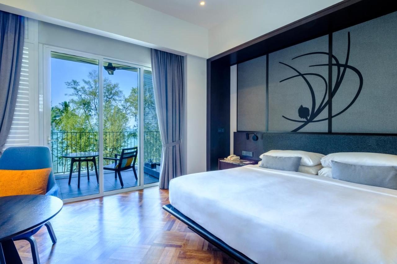 Deluxe King Room with Balcony and Sea View