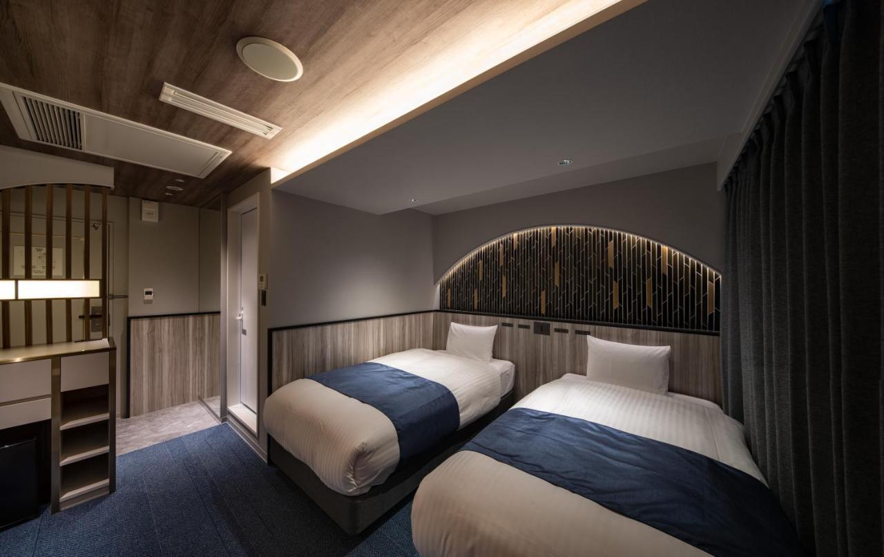 Standard Twin Room with Complimentary Lobby Drinks
