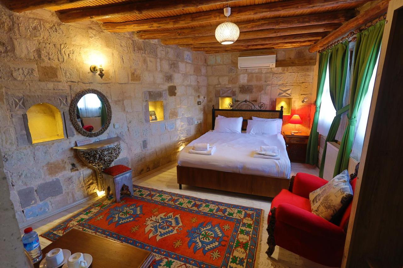 101 TRADITIONAL STONE ROOM