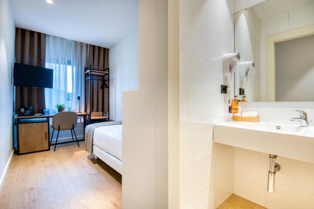 Small Single Room