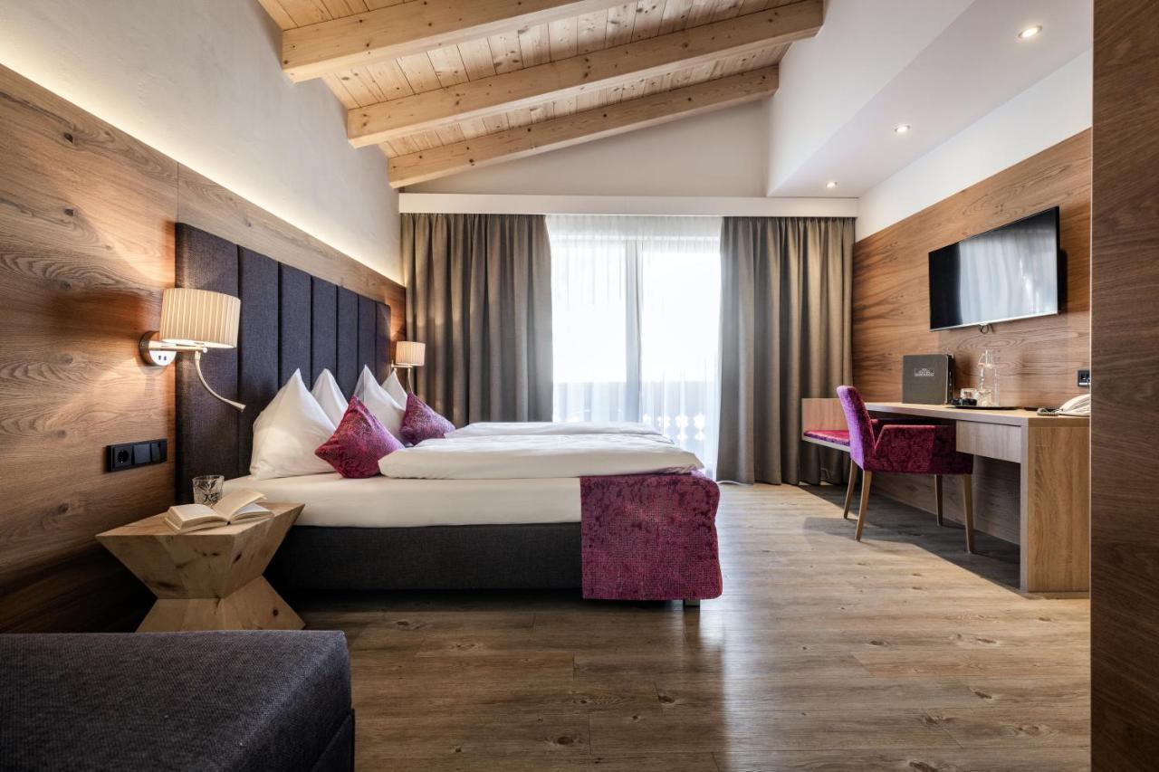 Superior Double or Twin Room with Mountain View