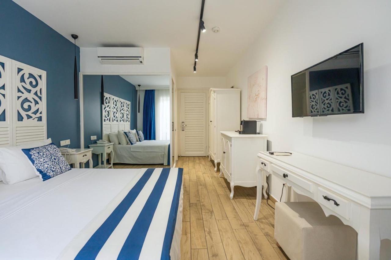 Double or Twin Room with Land View