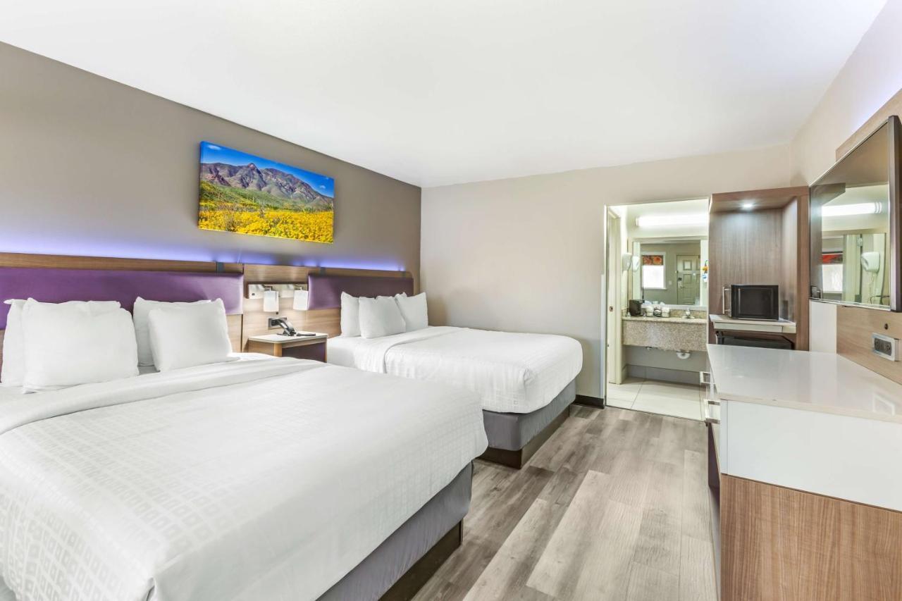 Queen Room with Two Queen Beds and Sofa Bed