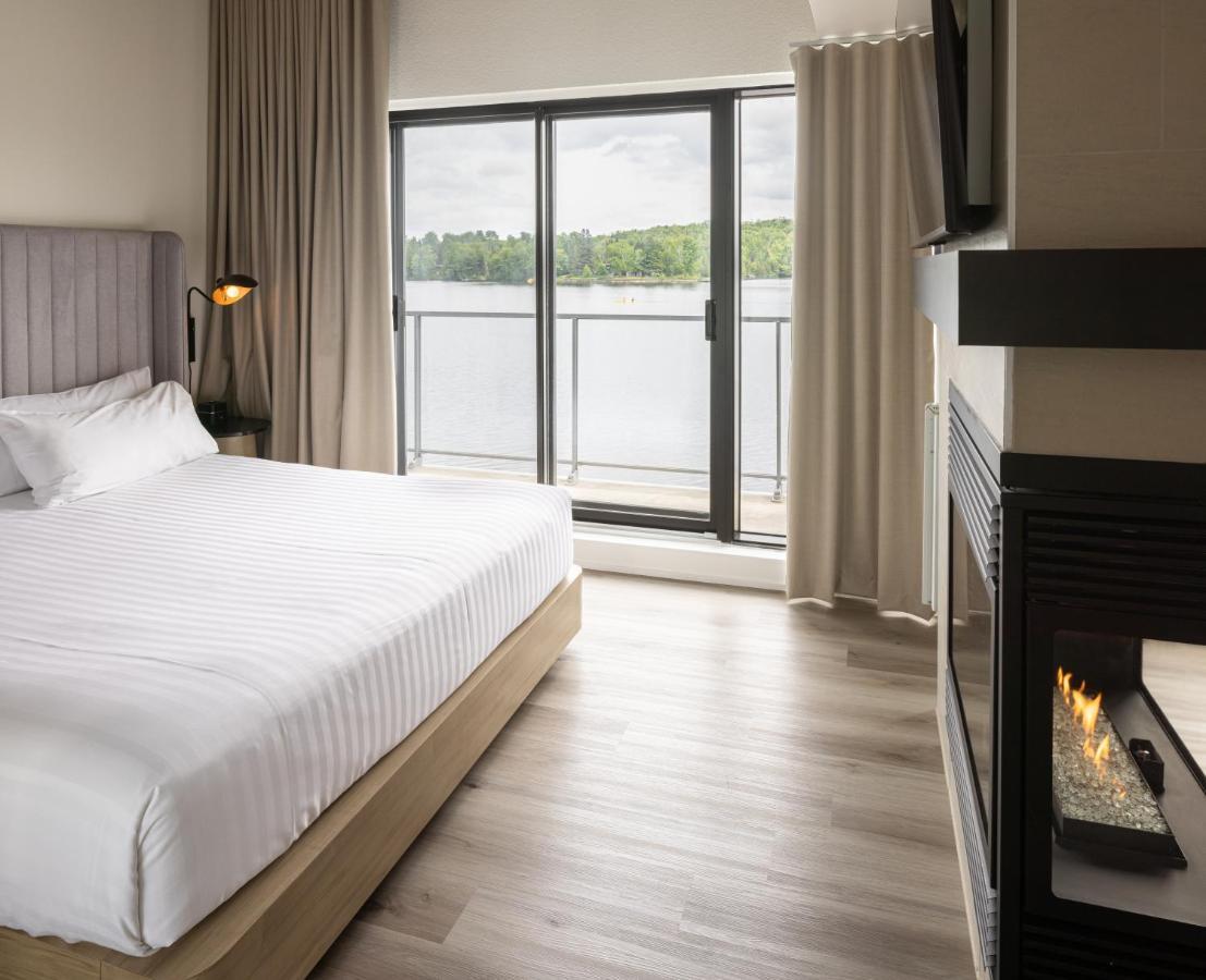 Suite with Lake View