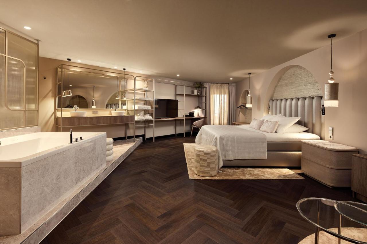 Silver Suite