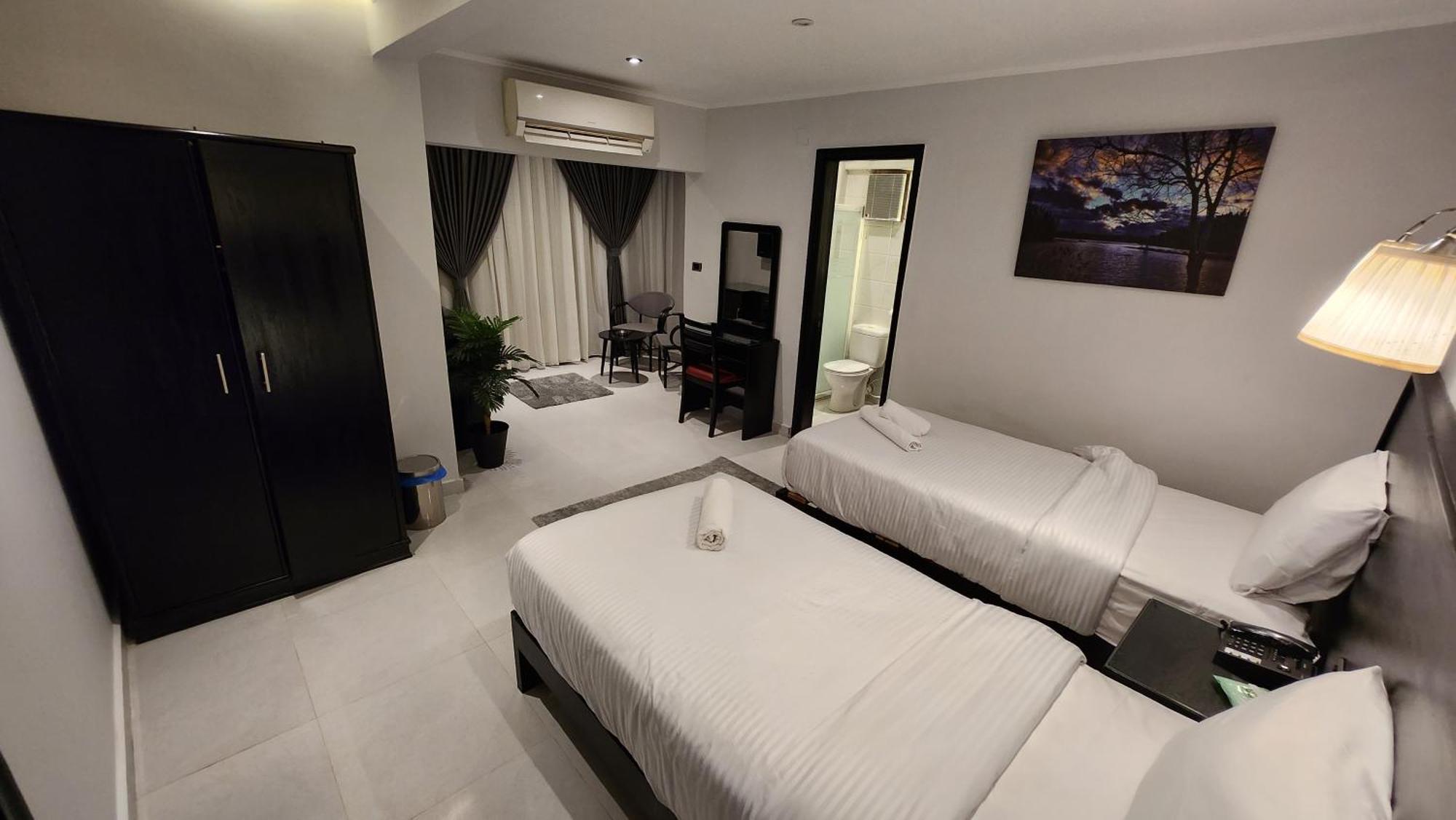 Deluxe Suite