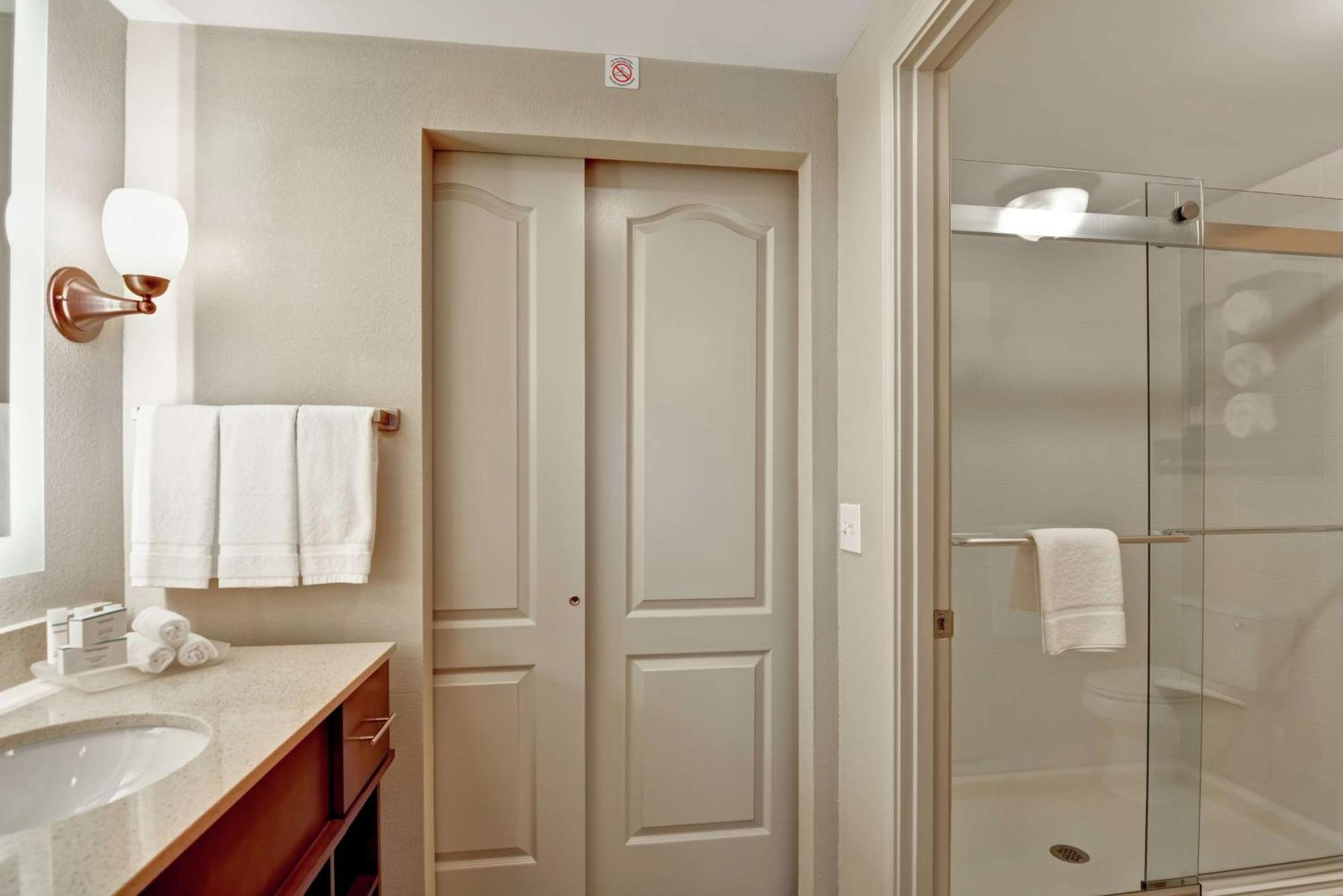 King Suite with Roll-In Shower - Mobility Accessible