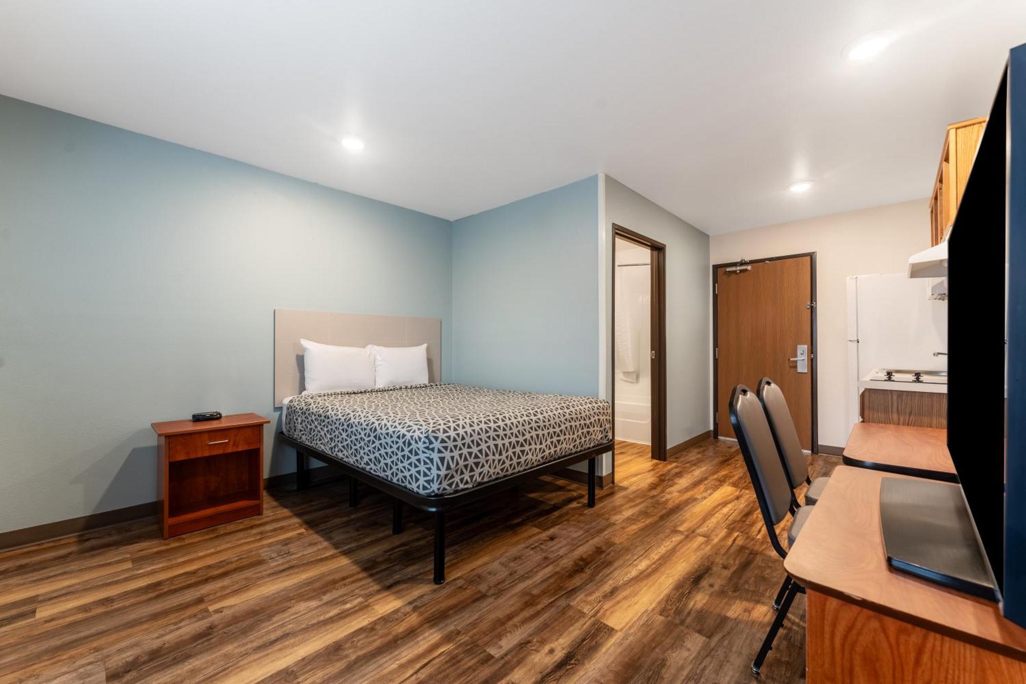 Queen Suite - Accessible/Non Smoking