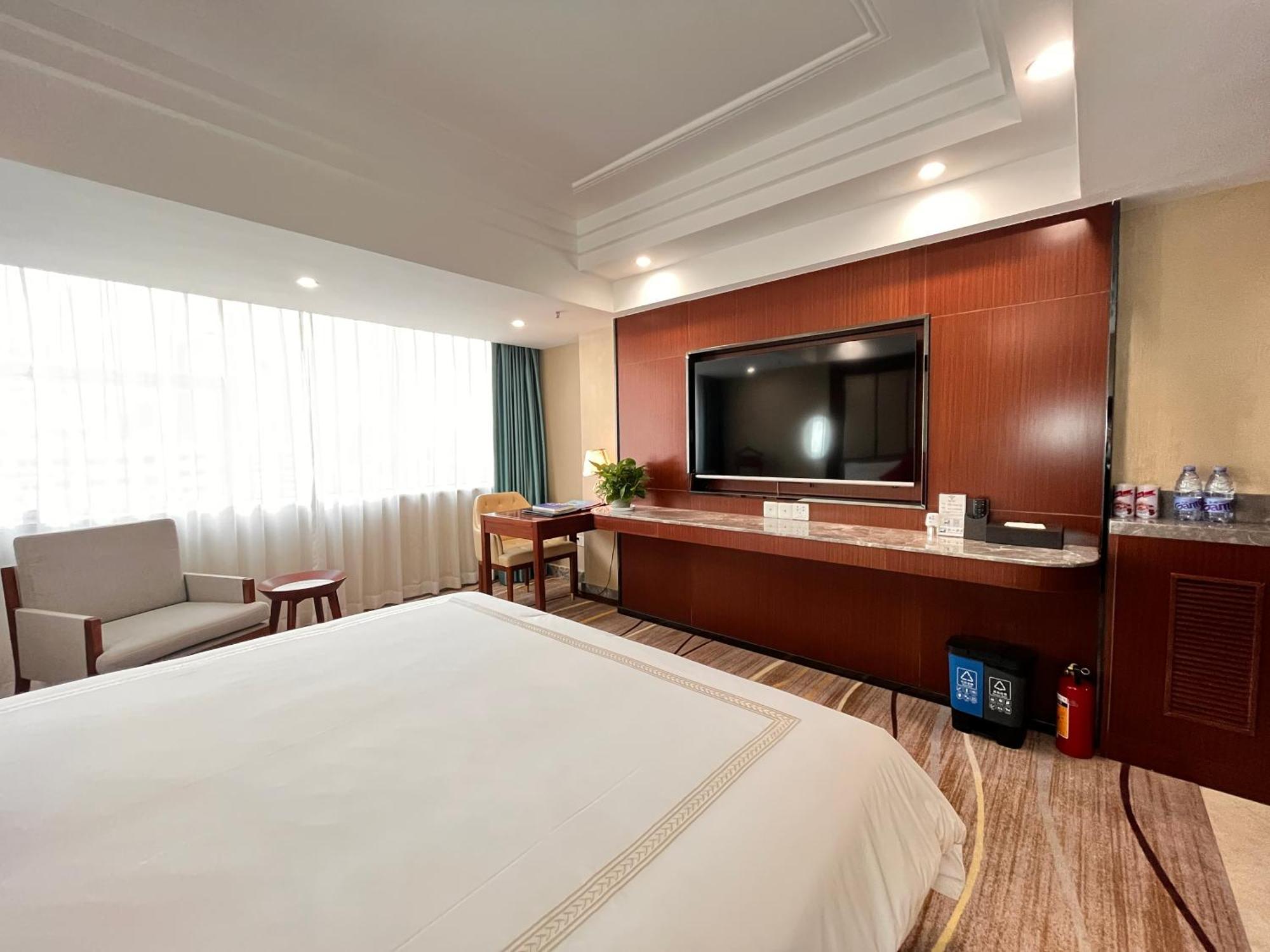Premium Queen Room