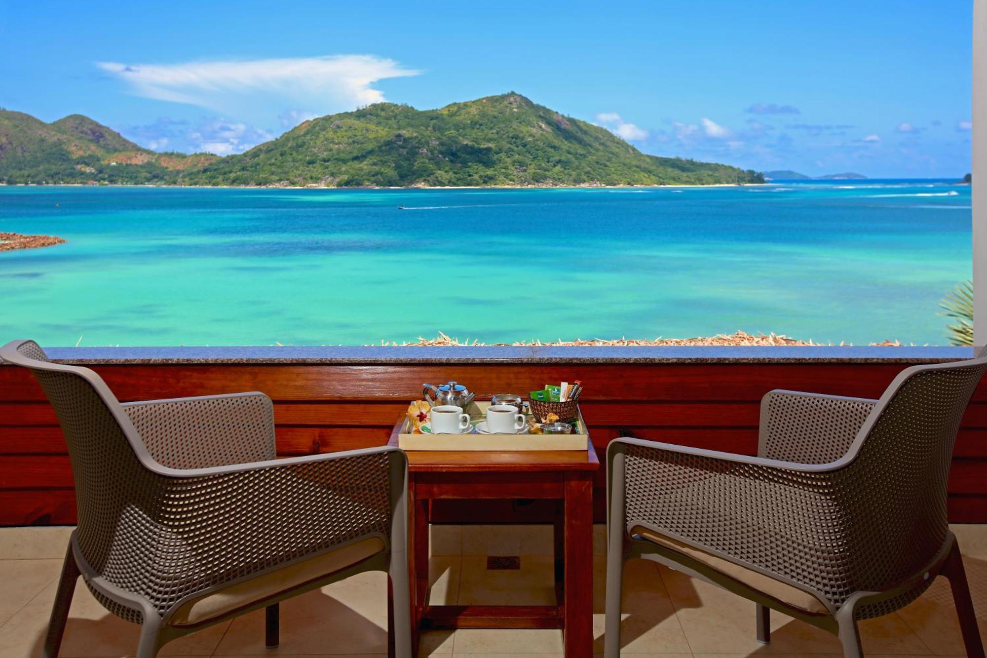 Deluxe Triple Room with Sea View