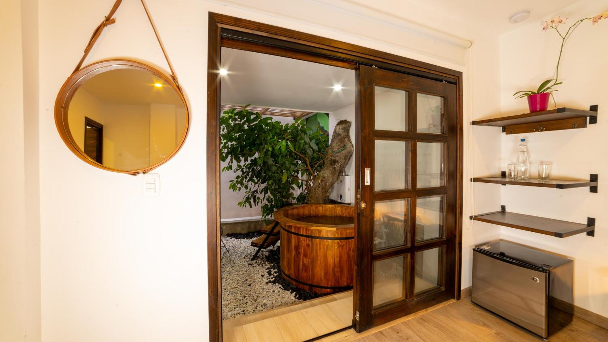 Queen Room with Spa Bath