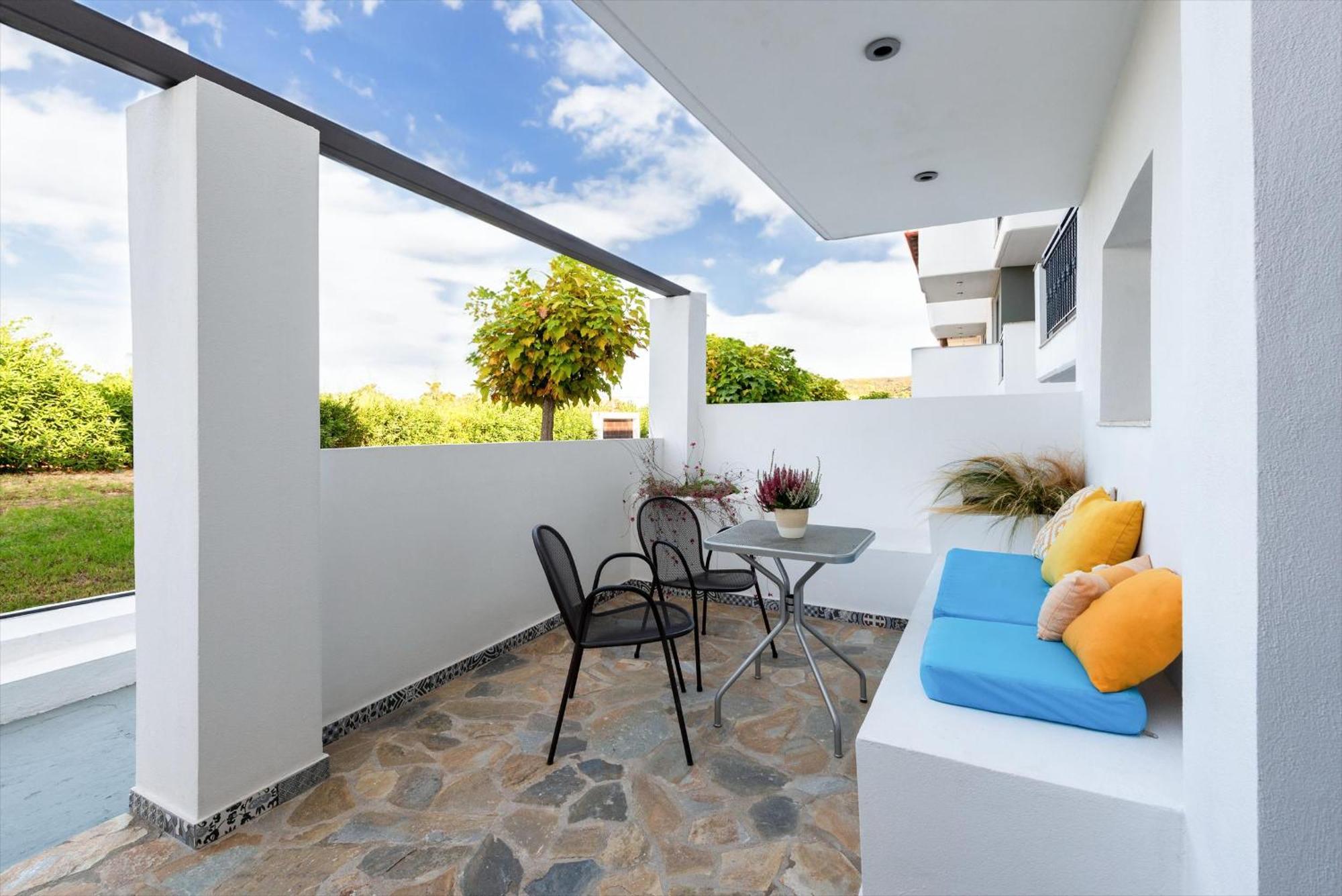 Comfort Garden Room