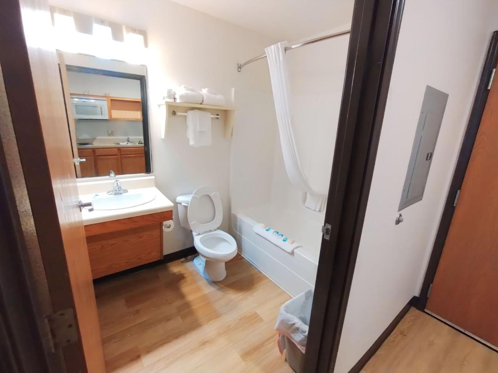 Queen Suite with Two Queen Beds - Non-Smoking