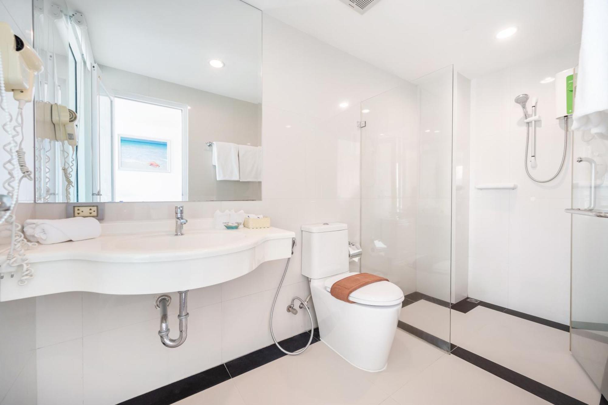Deluxe Twin Room with Sea View