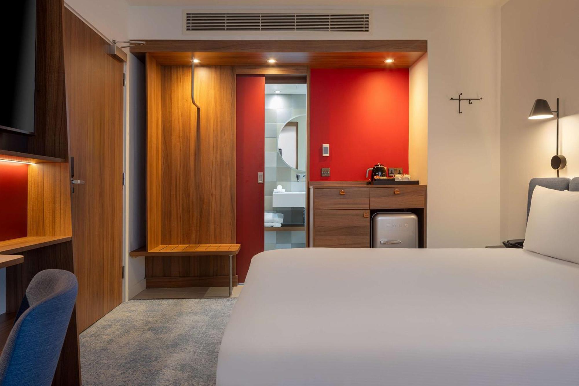 Premium Queen Room