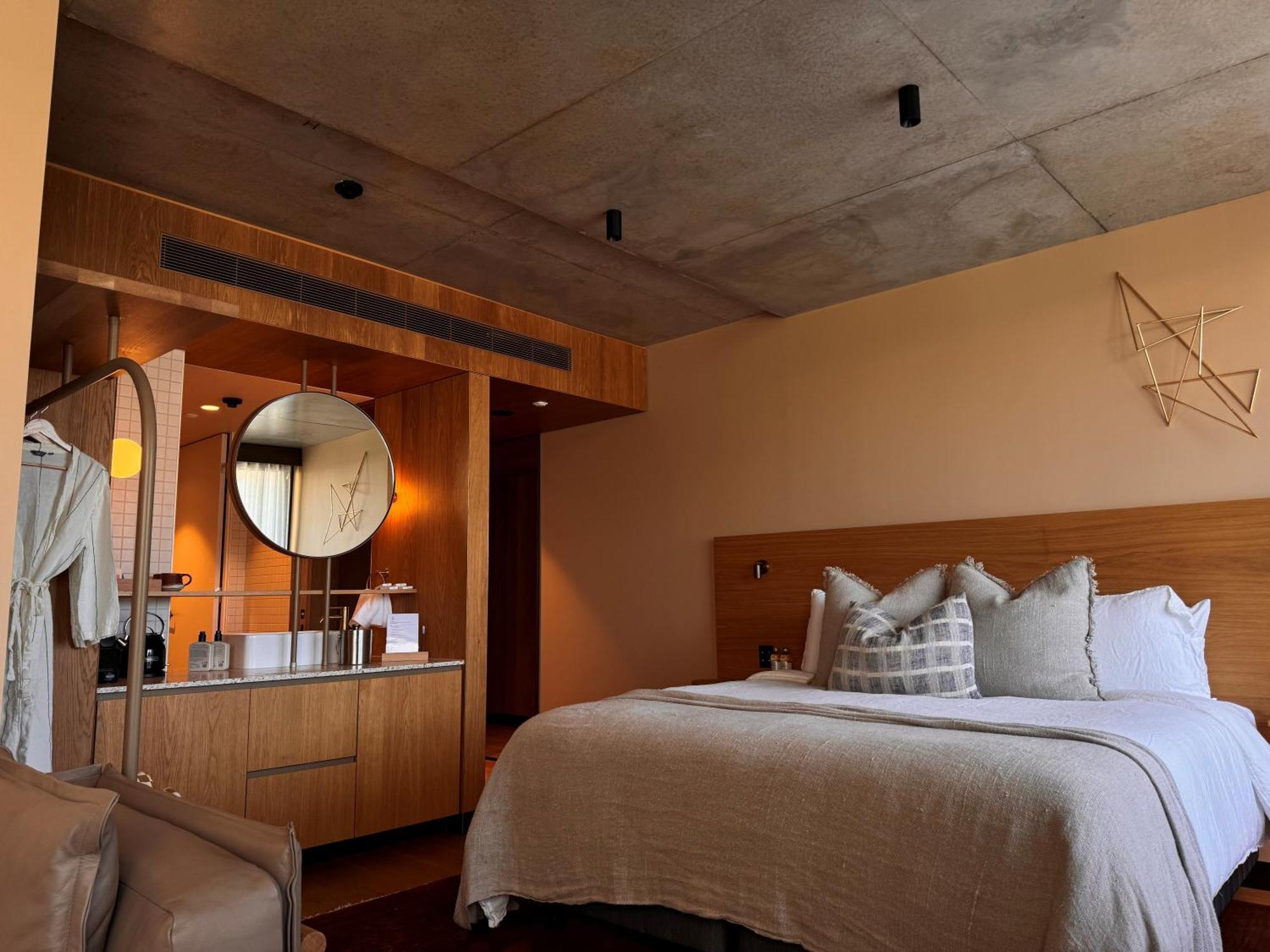 Standard King Room