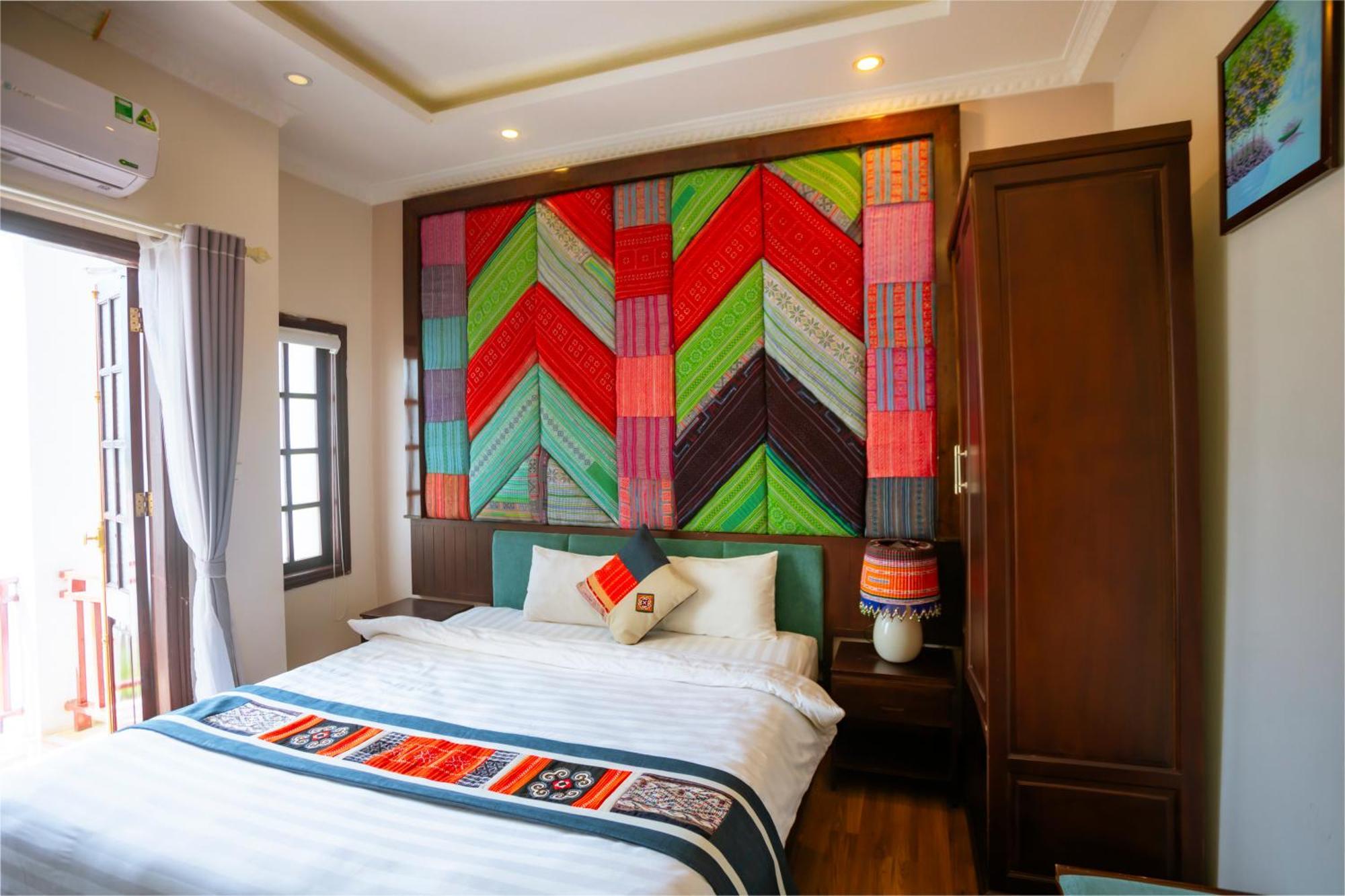Deluxe Double or Twin Room with Mountain View