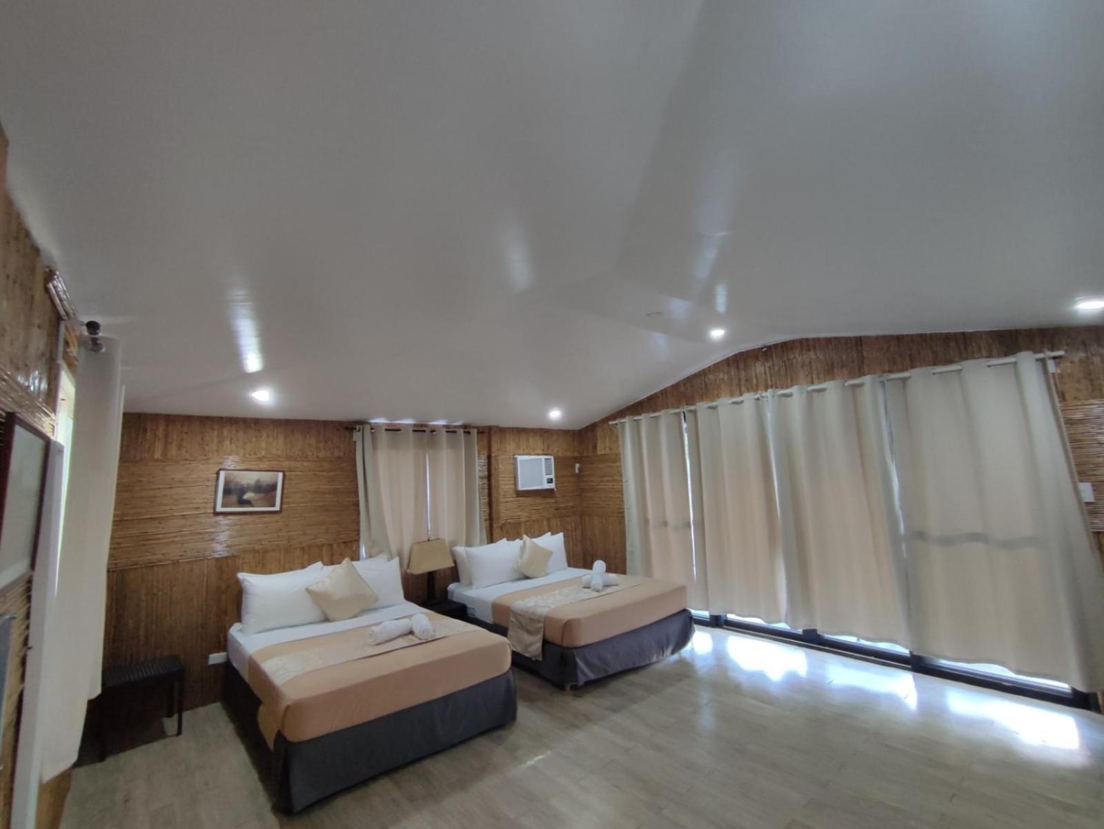 Superior Queen Room with Two Queen Beds