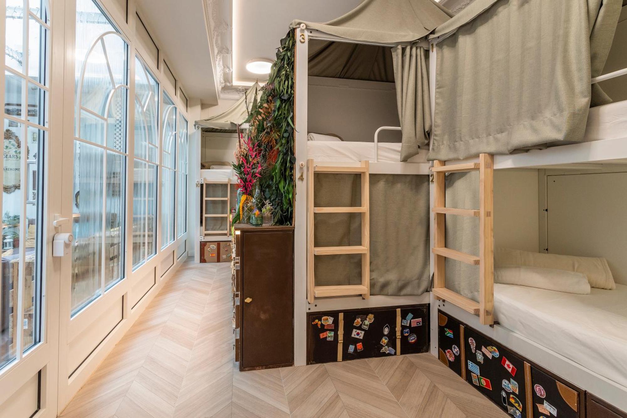 Bed in 10-Bed Mixed Dormitory Room