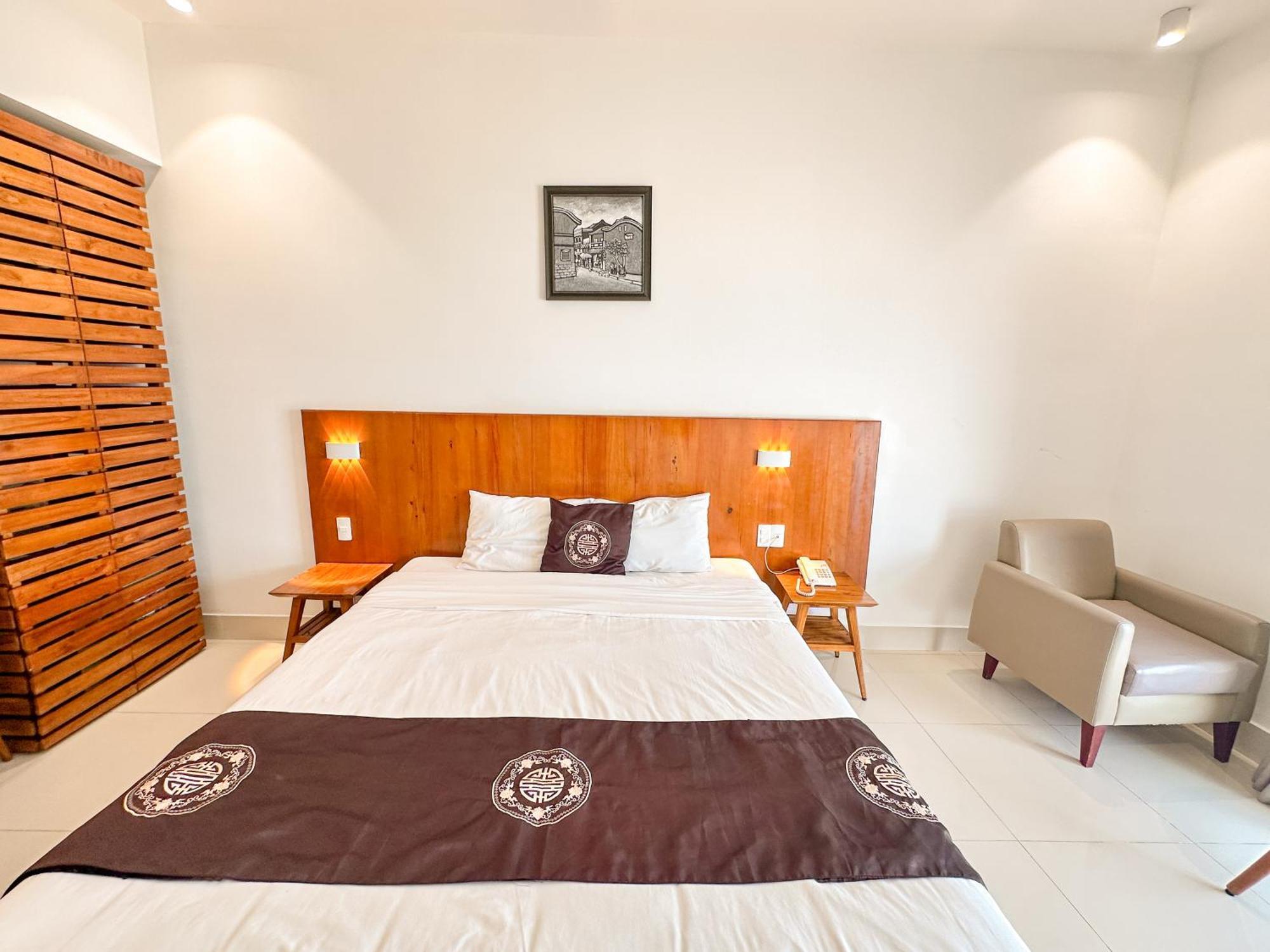 Standard King Room