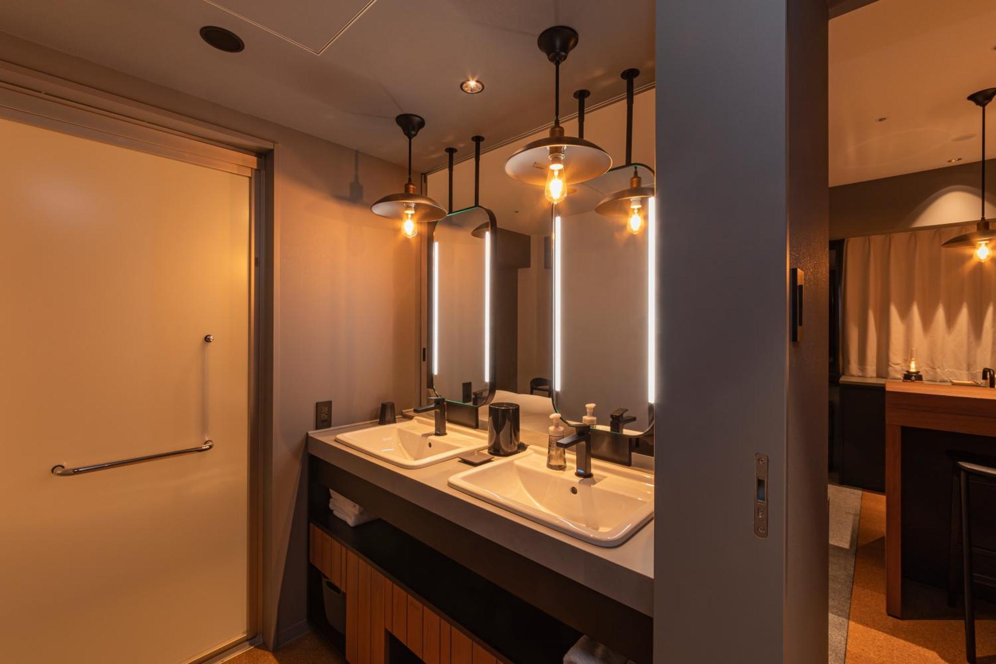 Hollywood Twin Room