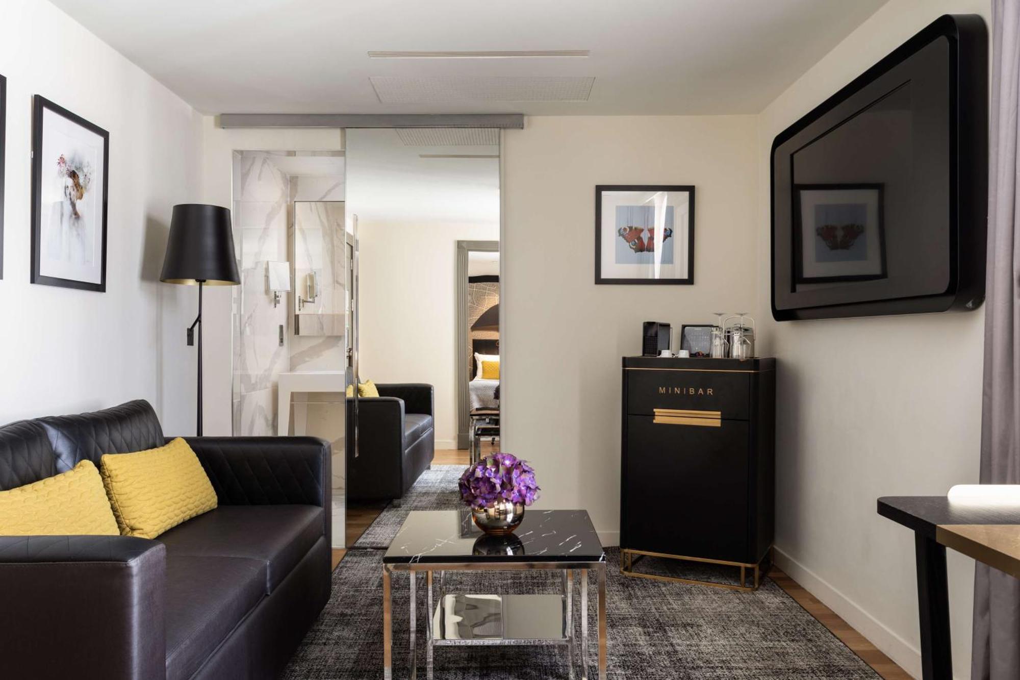 Townhouse King Suite