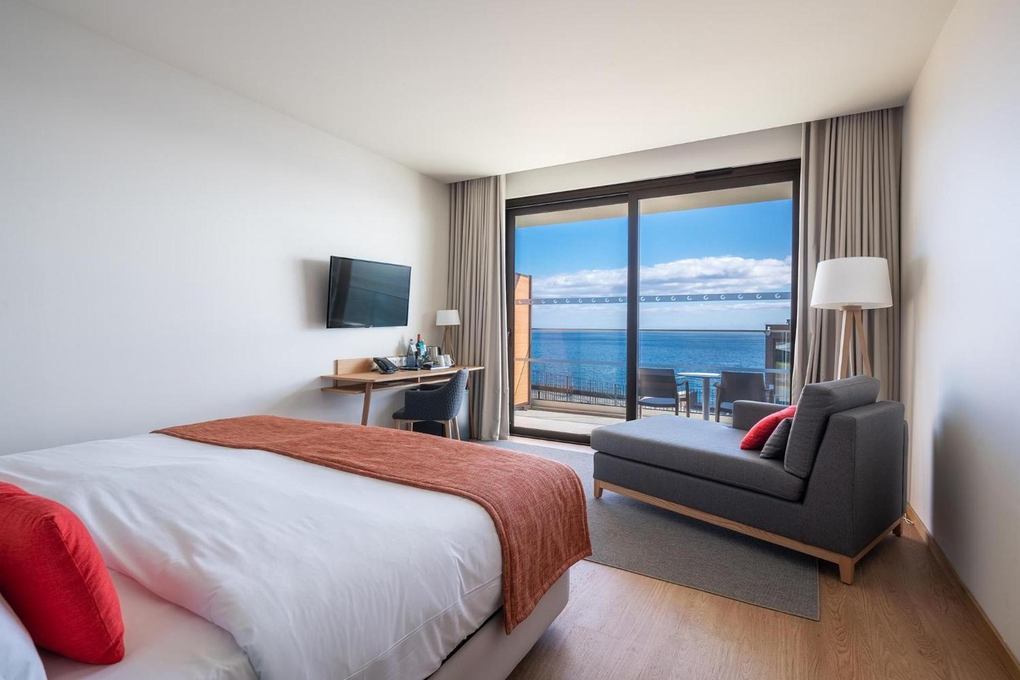 Deluxe Twin Room with Sea View