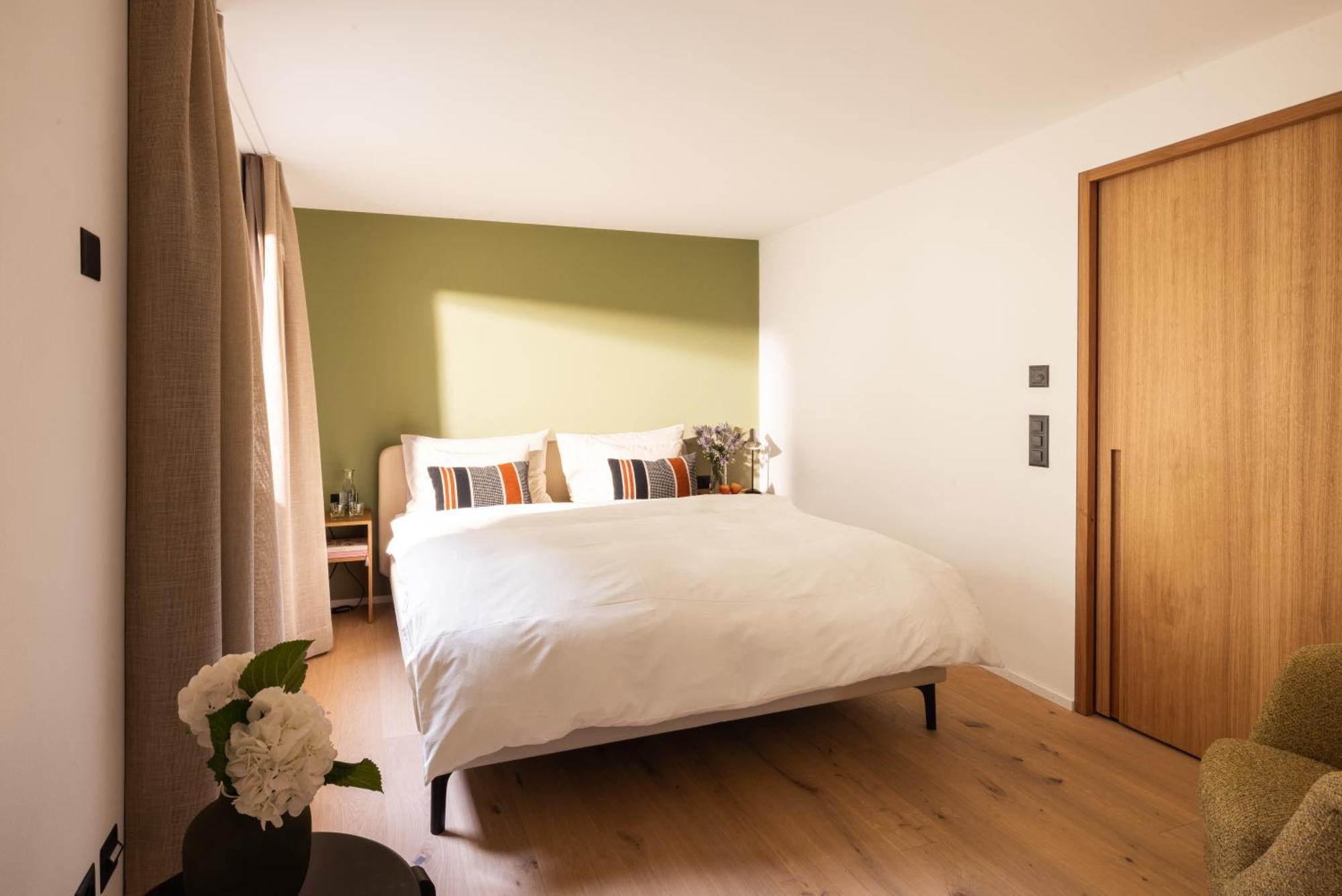 One-Bedroom Apartment with Garden View
