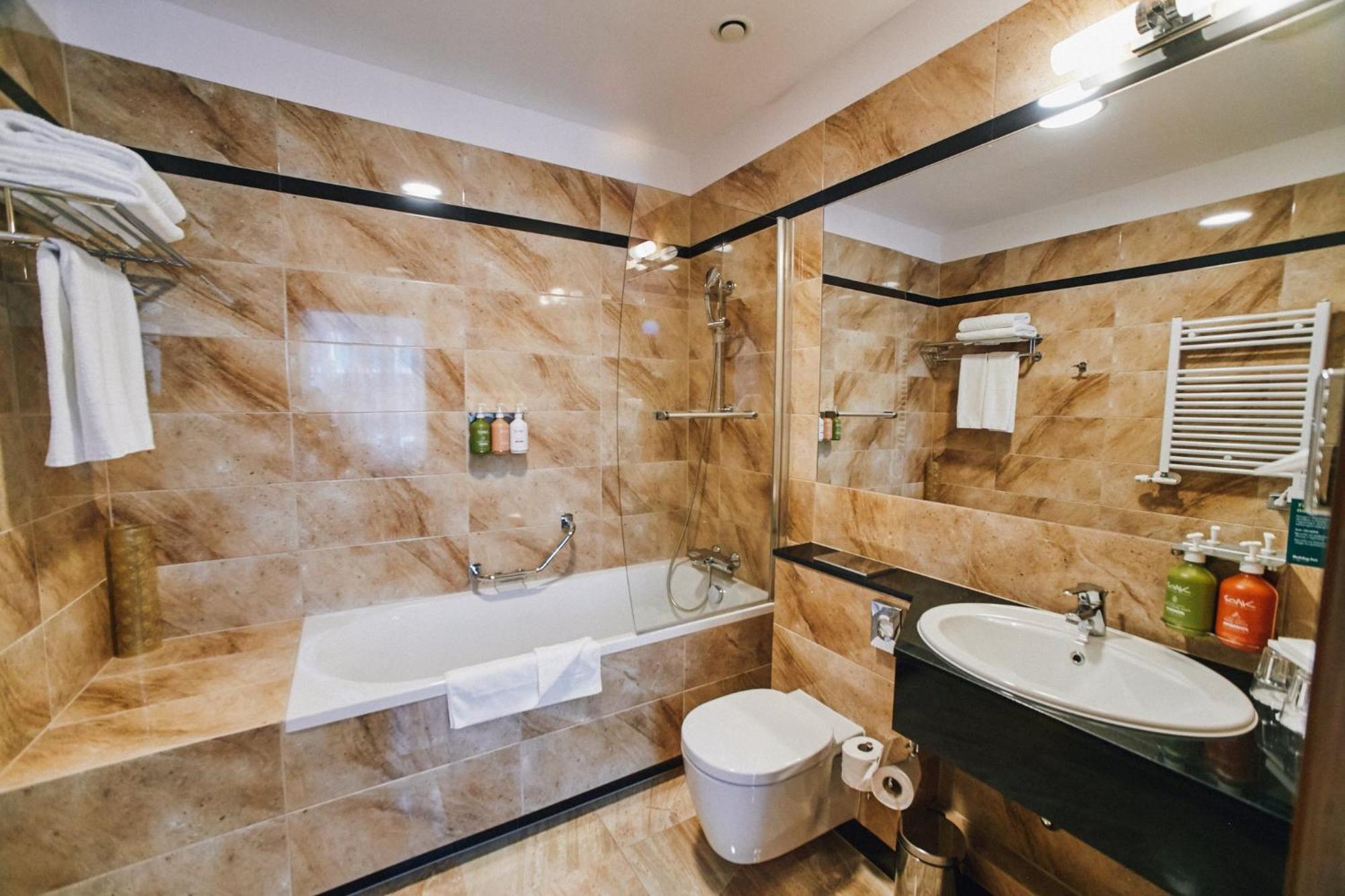 One-Bedroom Suite