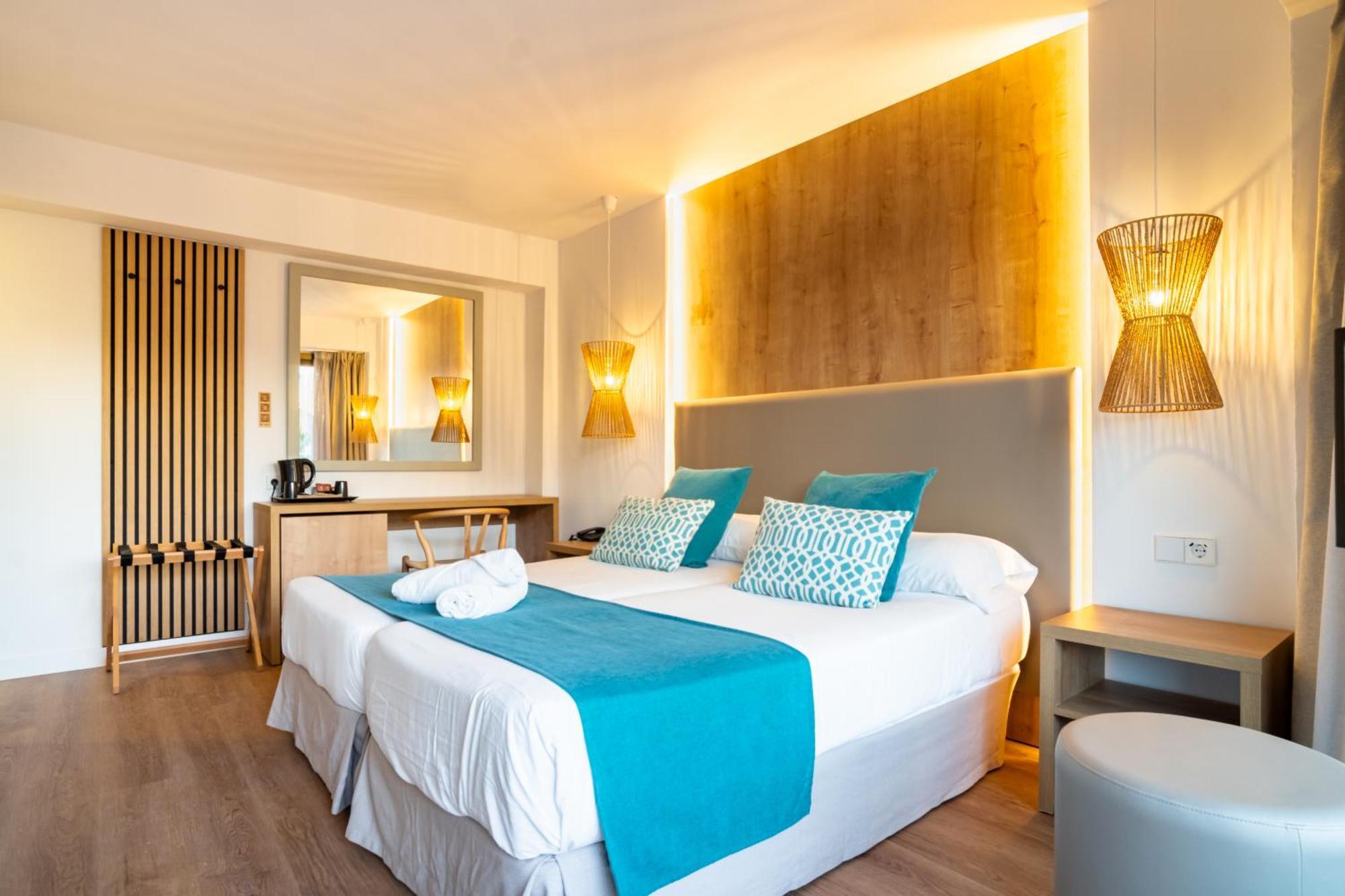 Double or Twin Room with Balcony