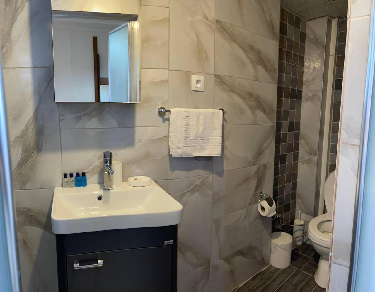 Standard Single Room with Shower