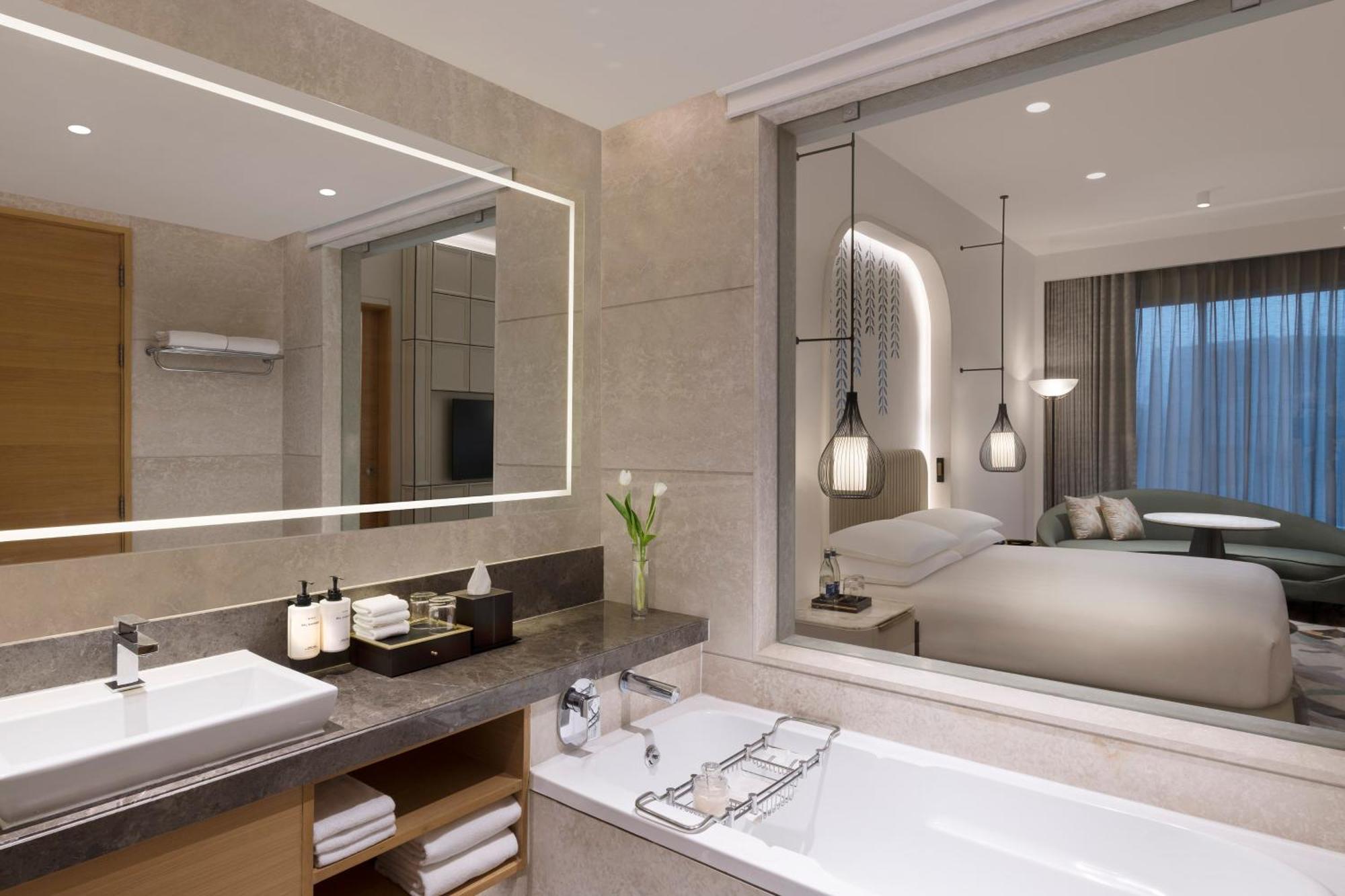 Junior Suite: 20% off on food,soft beverages, laundry & local transportation(upto 10 km); enjoy 90-min spa at 60mins spa price; BOGO offer on select beverages(5–8 pm) at Connexions Bar