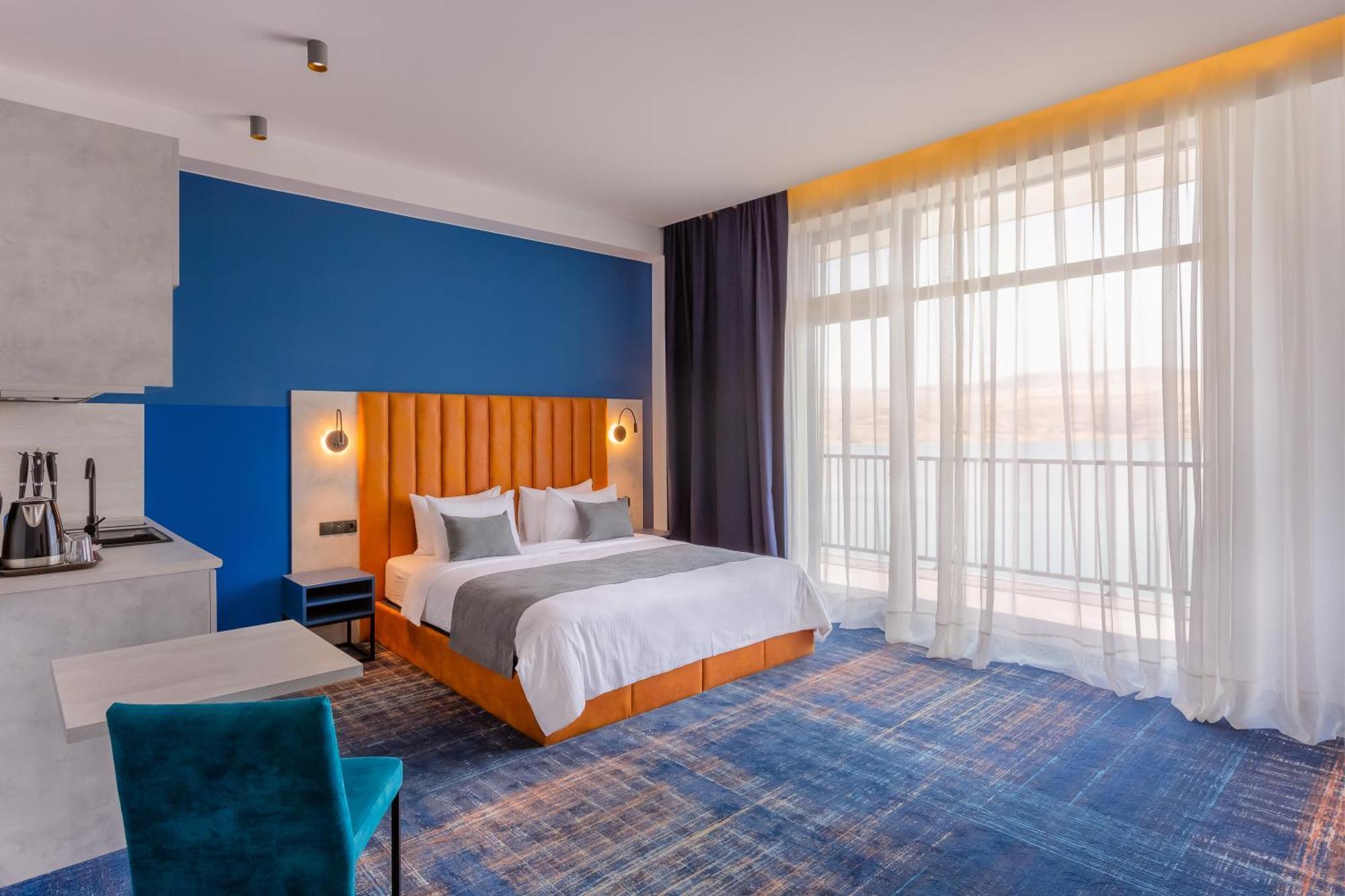 Deluxe Room with Sea View (One Double Bed or Two Twin Beds)
