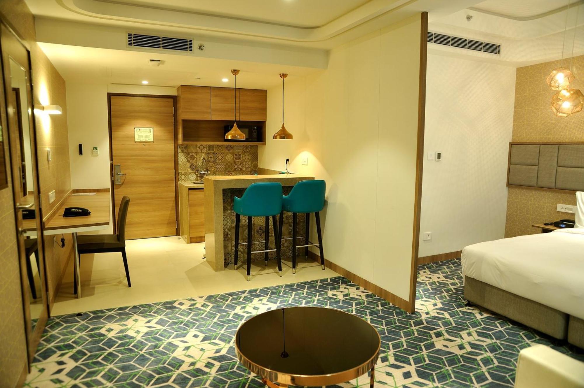 King Suite with Kitchenette - High Floor