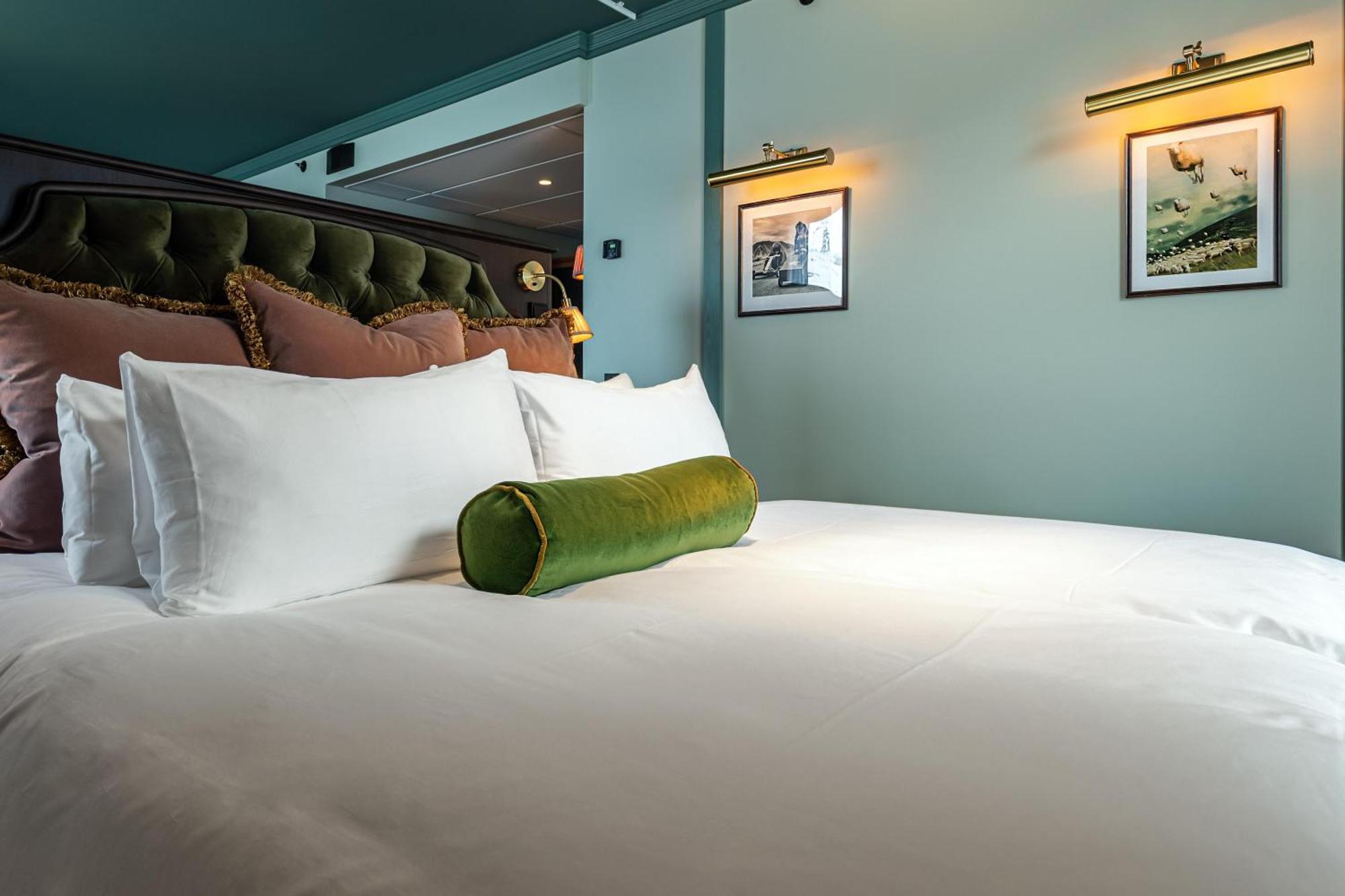 Standard Double Room with Mountain View
