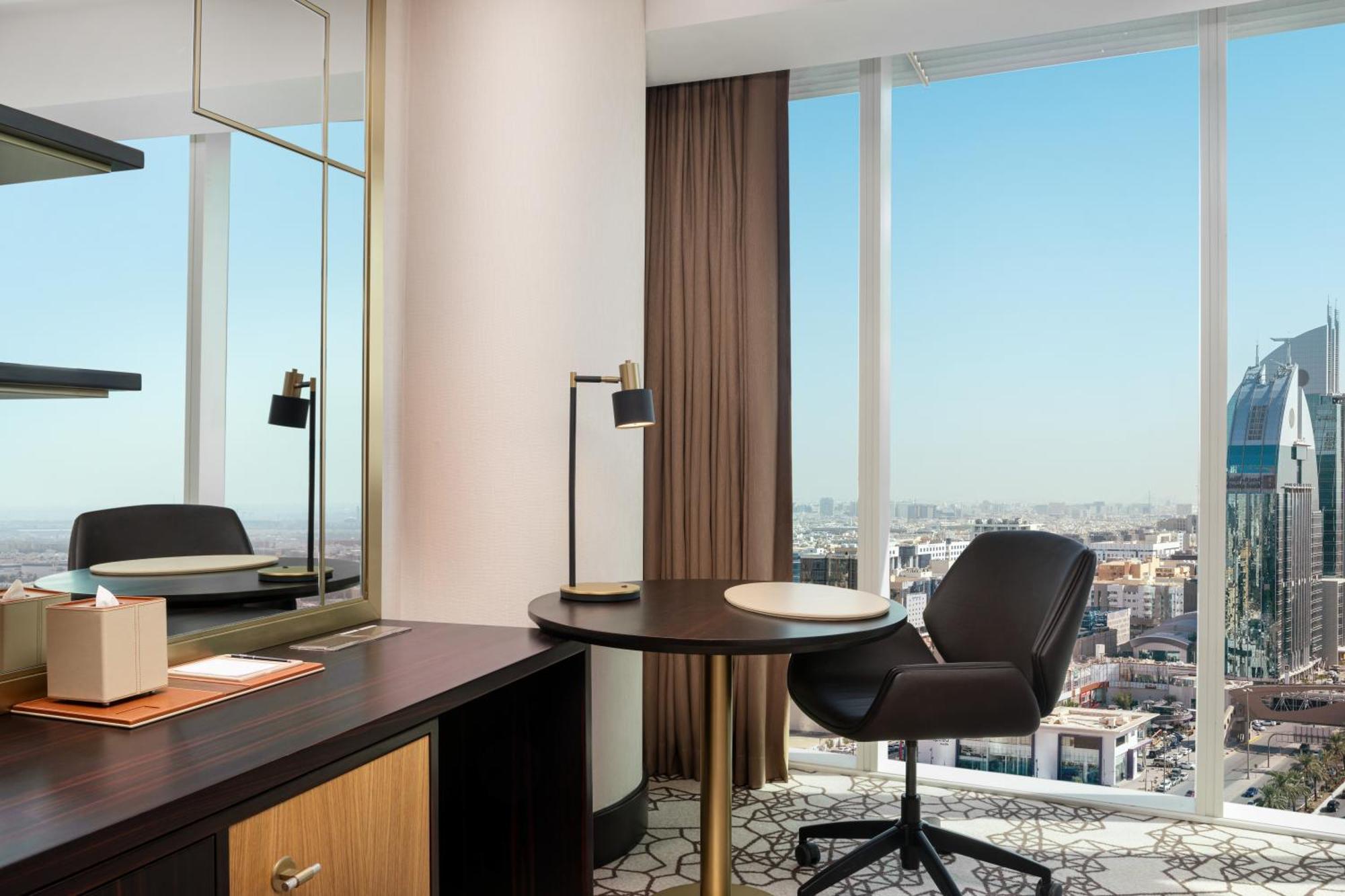 Deluxe King Room with View