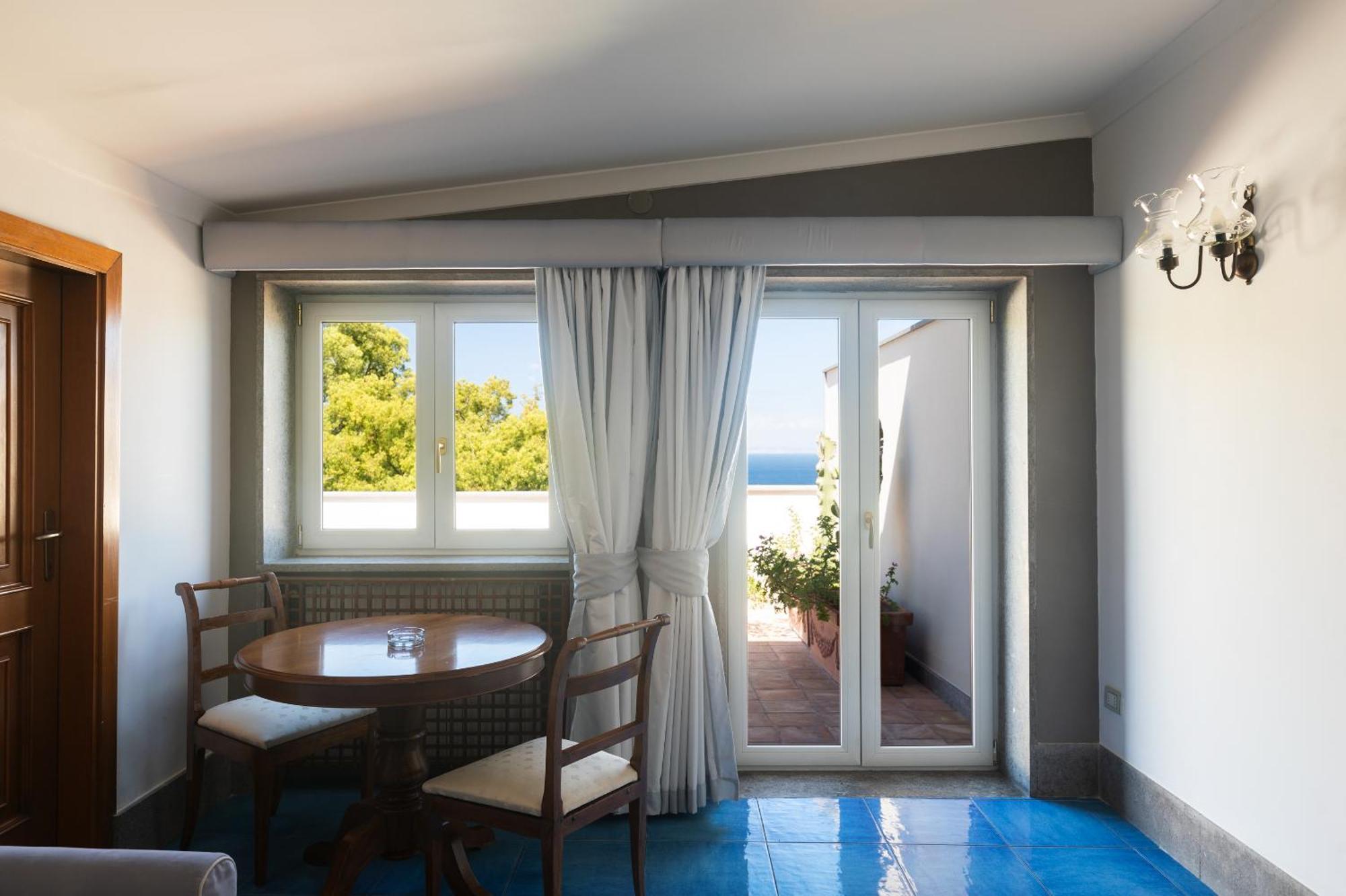 Suite with Sea View