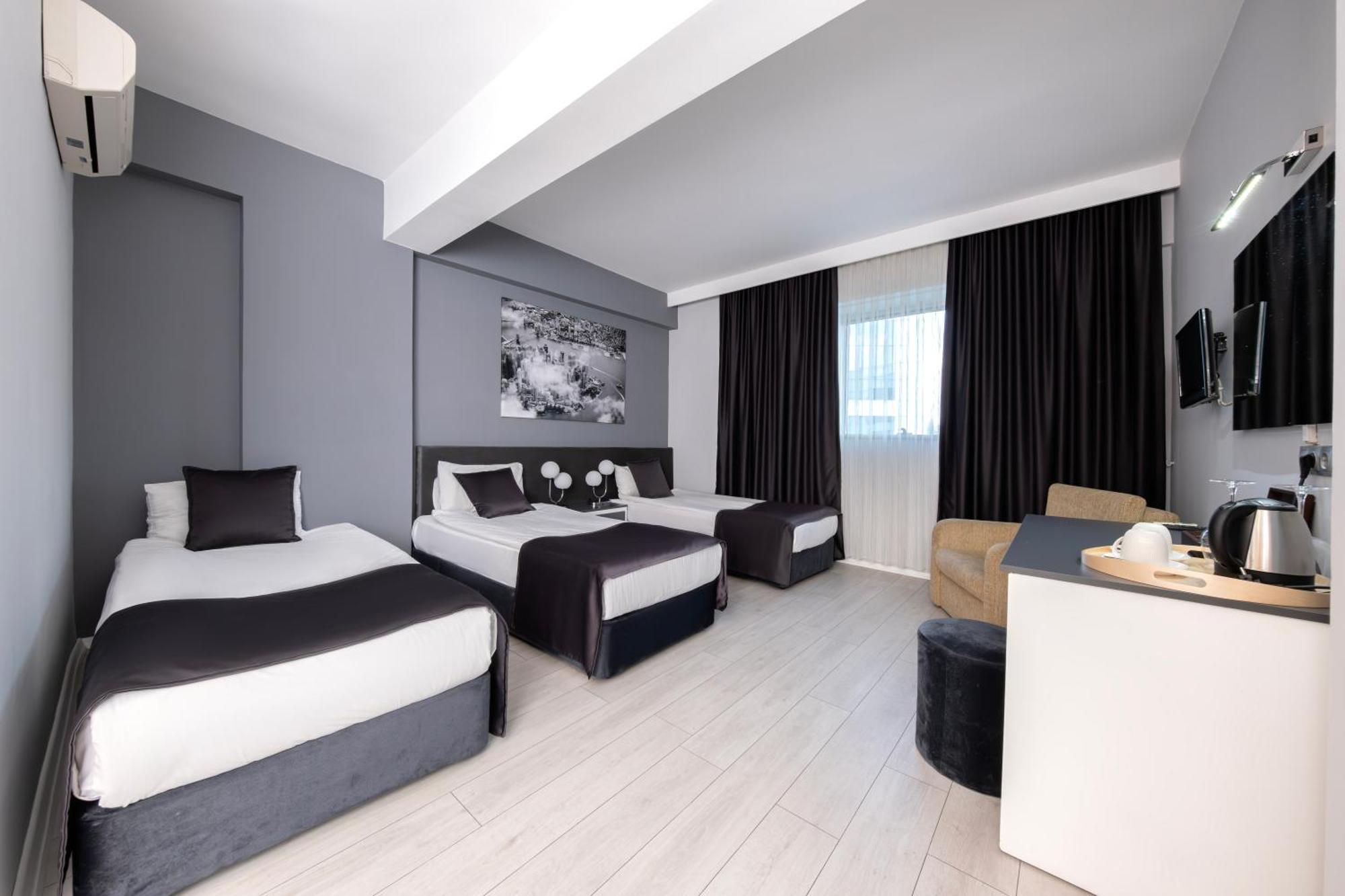 Deluxe Quadruple Room