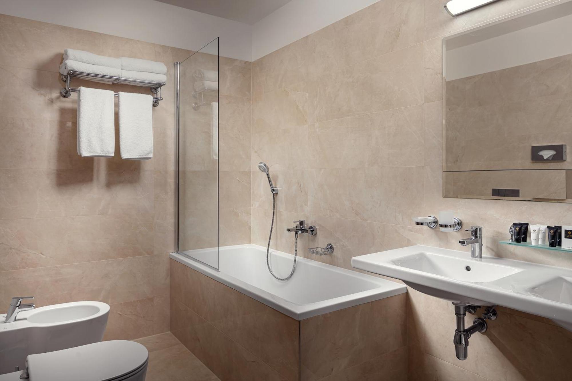 Suite with Spa Access