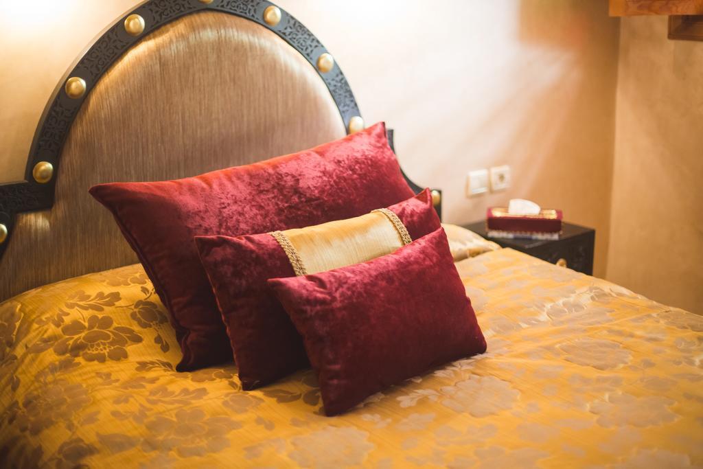 Queen Suite (2 Adults)