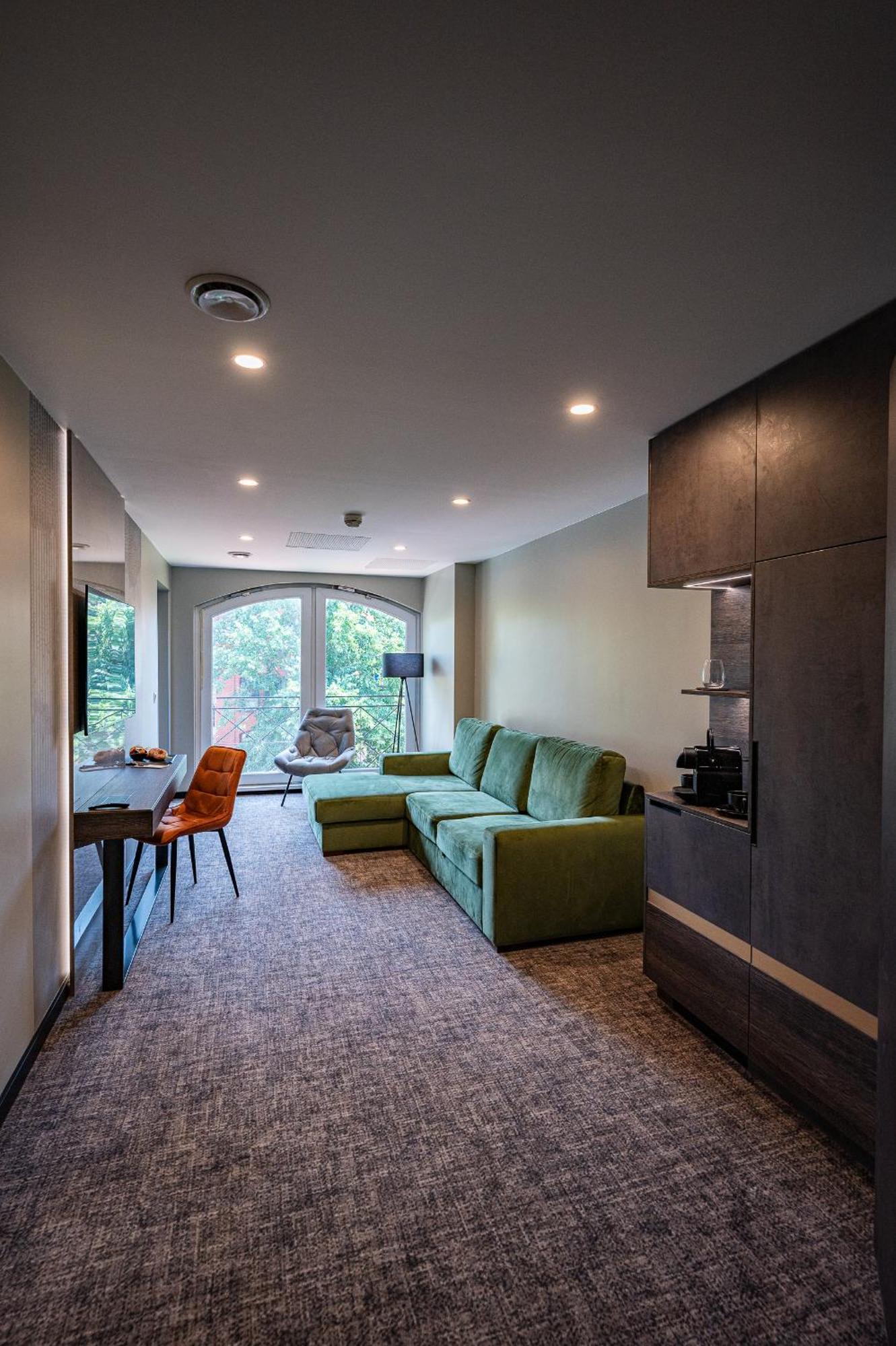 Deluxe Parlour suite – Deluxe Building