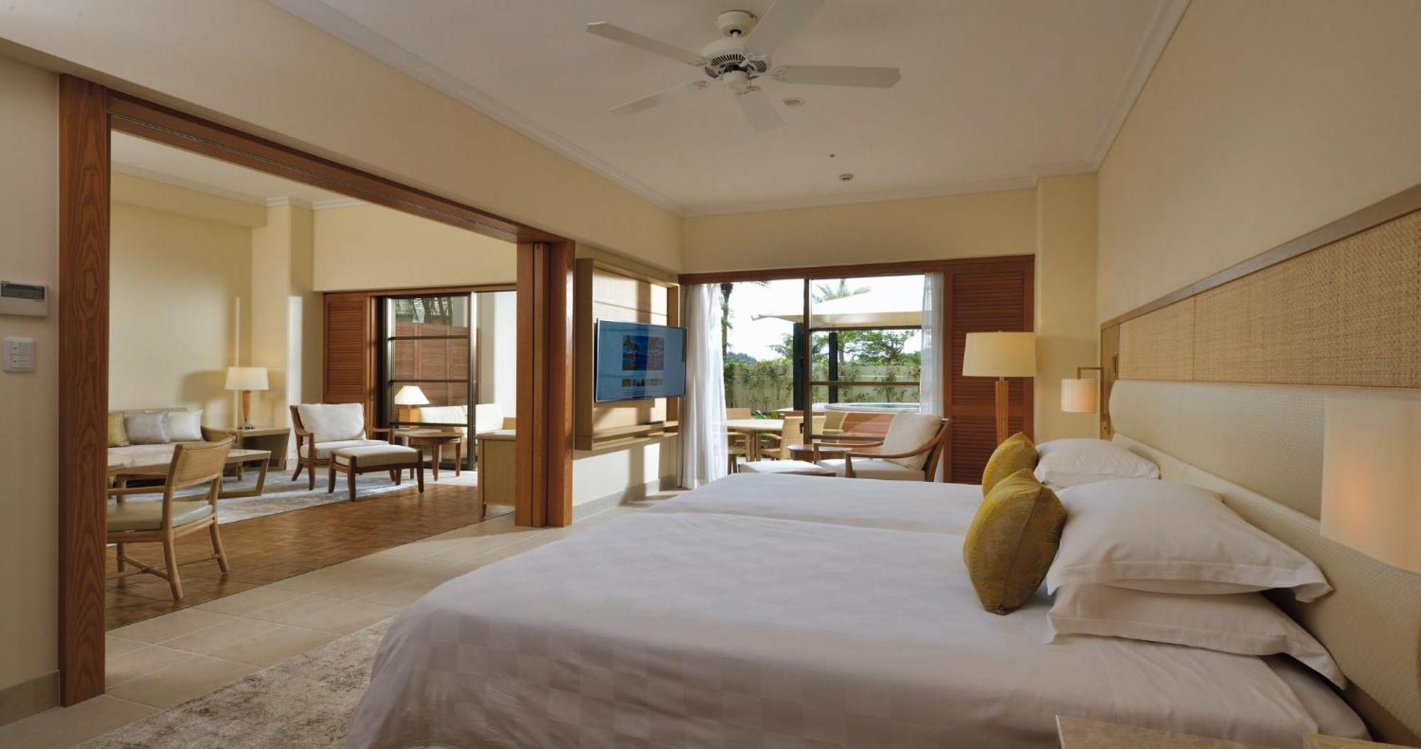 Gazebo Suite - Lounge access