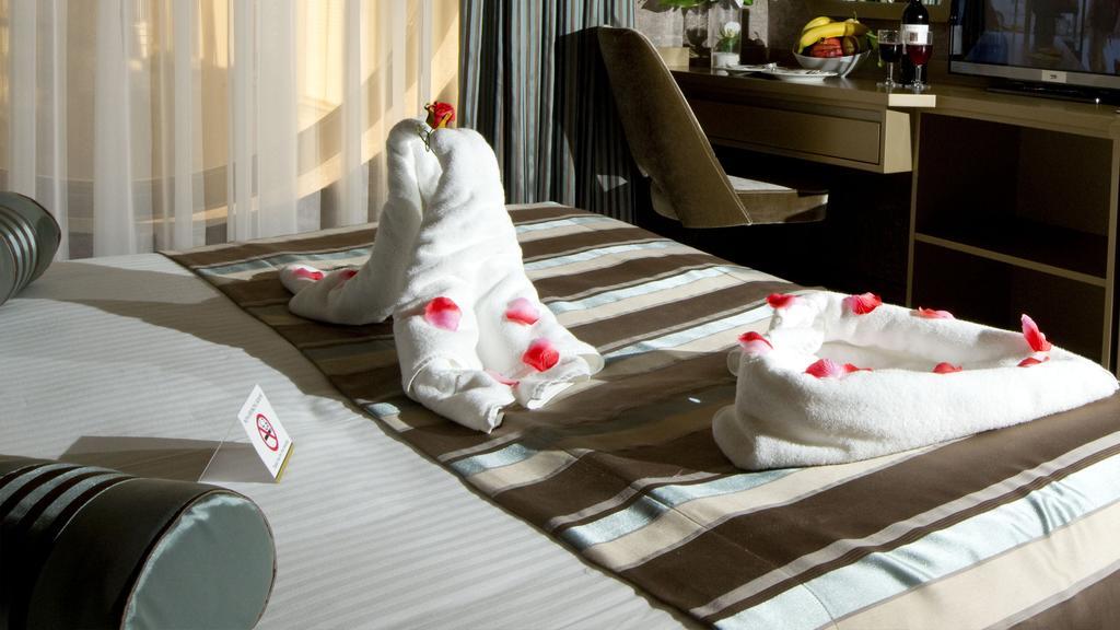 Deluxe Double Room with City View