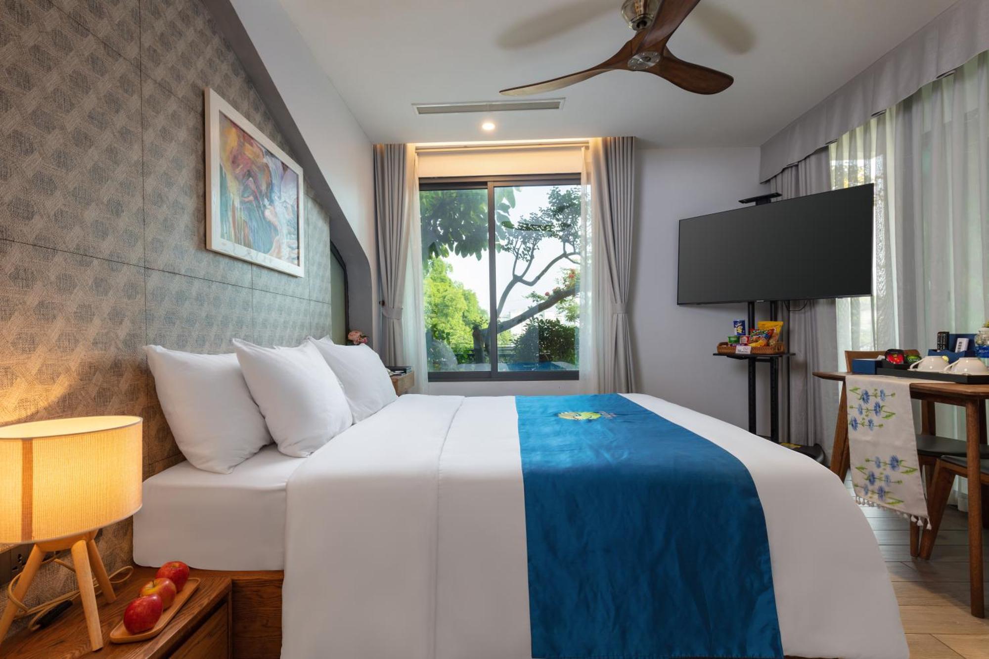 Deluxe King Room